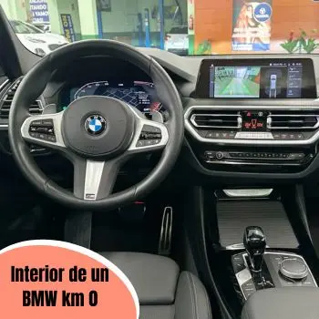 Interior de un coche BMW km 0