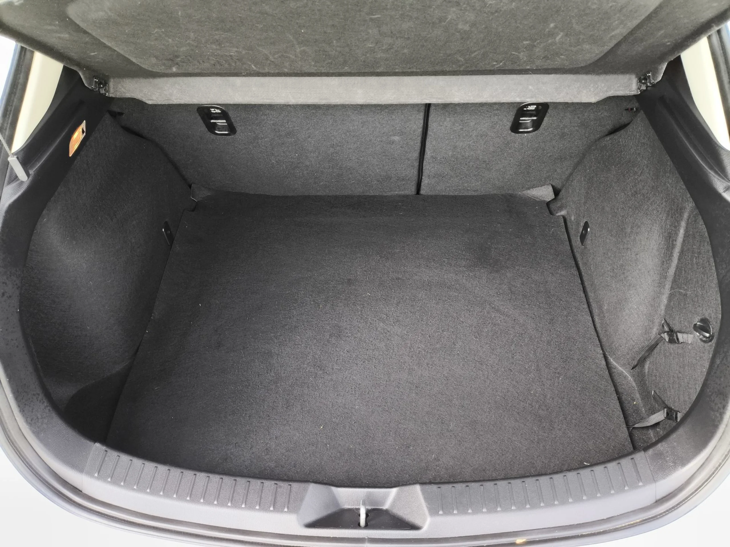 Mazda Mazda 3 2.0 GE Black Tech Edition MT 88 kW (120 CV) - Foto 28