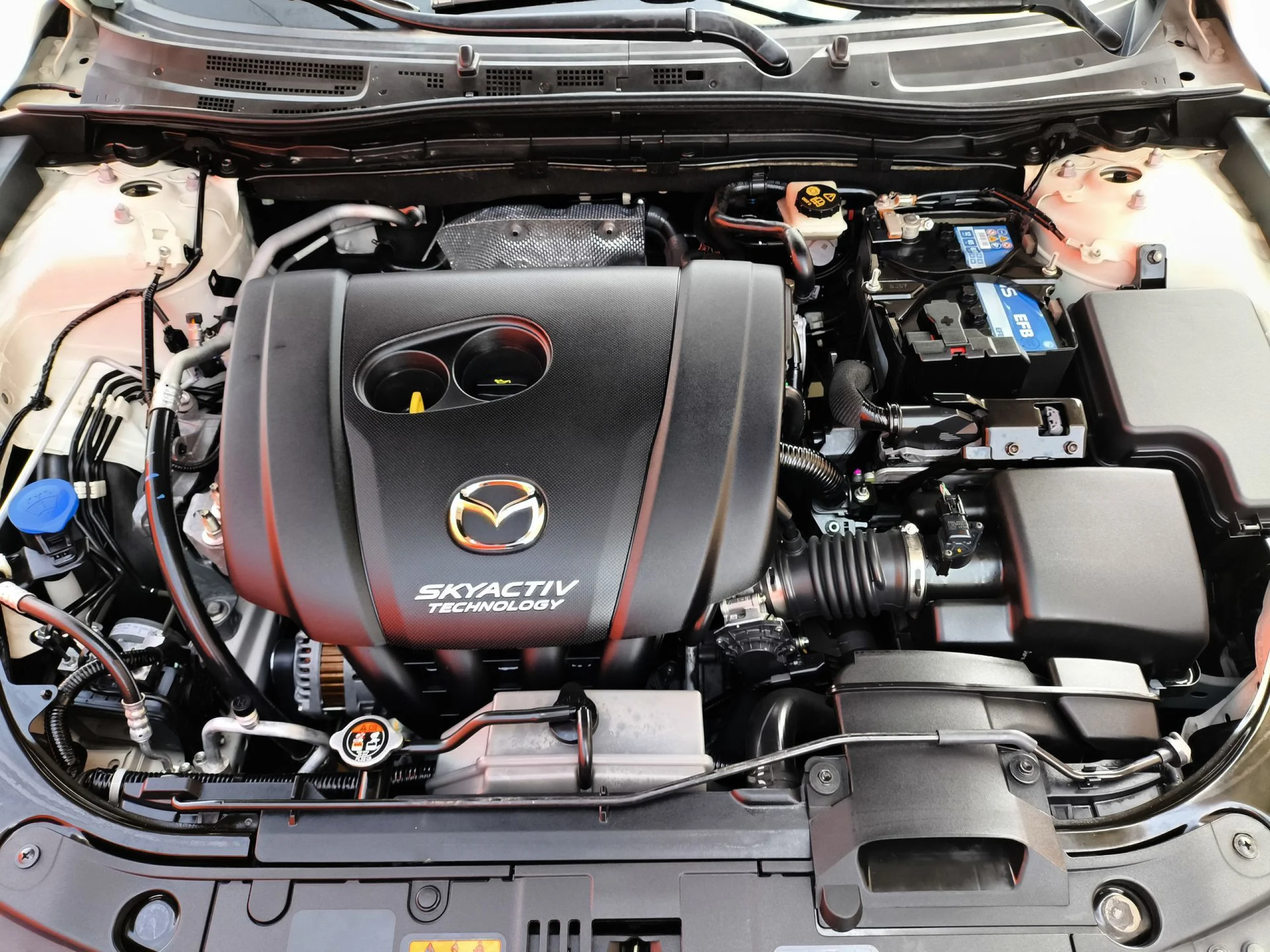 Mazda Mazda 3 2.0 GE Black Tech Edition MT 88 kW (120 CV) - Foto 30