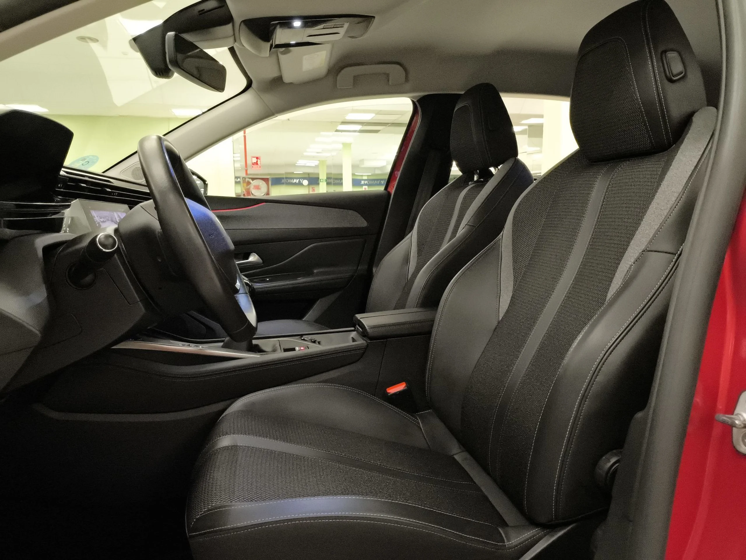 Peugeot 308 PureTech 130 SANDS Allure Pack 96 kW (130 CV) - Foto 8