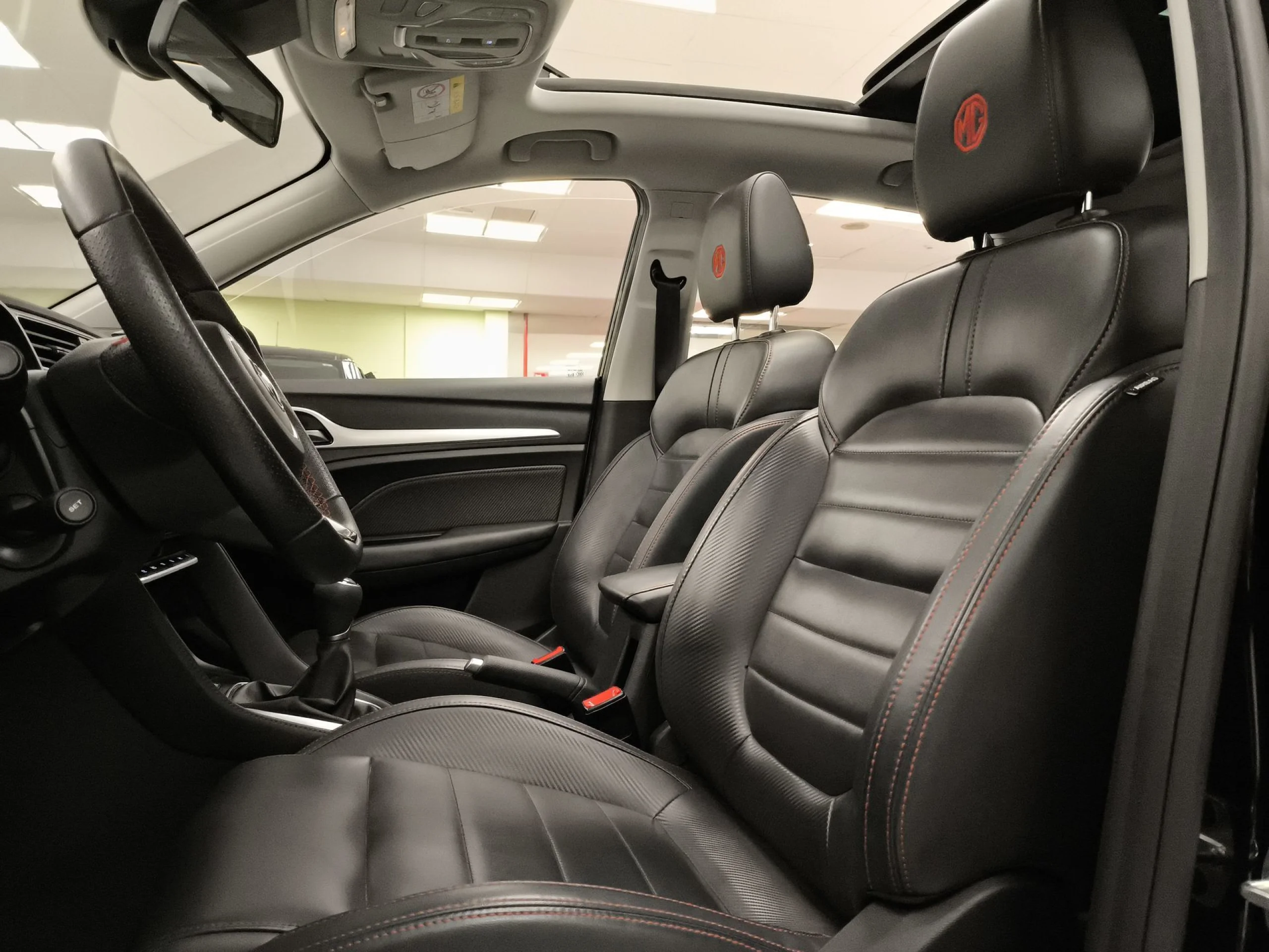 MG ZS 1.0T Luxury 82 kW (111 CV) - Foto 8