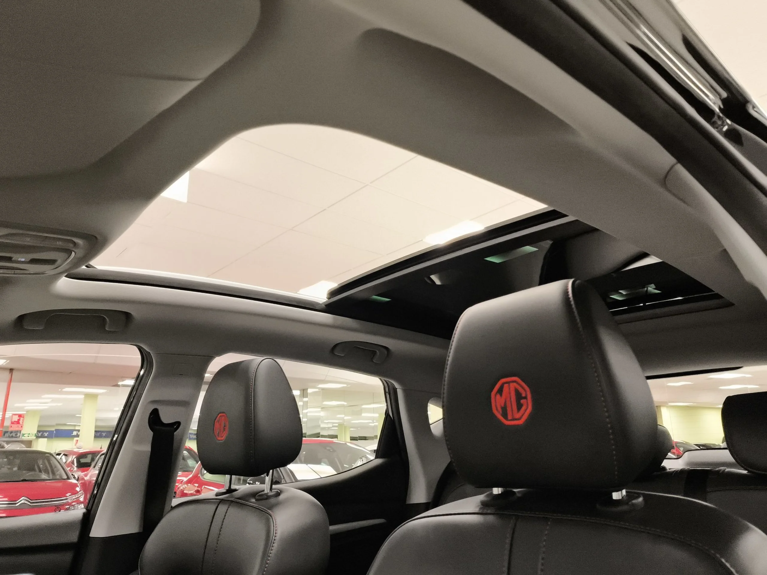 MG ZS 1.0T Luxury 82 kW (111 CV) - Foto 19