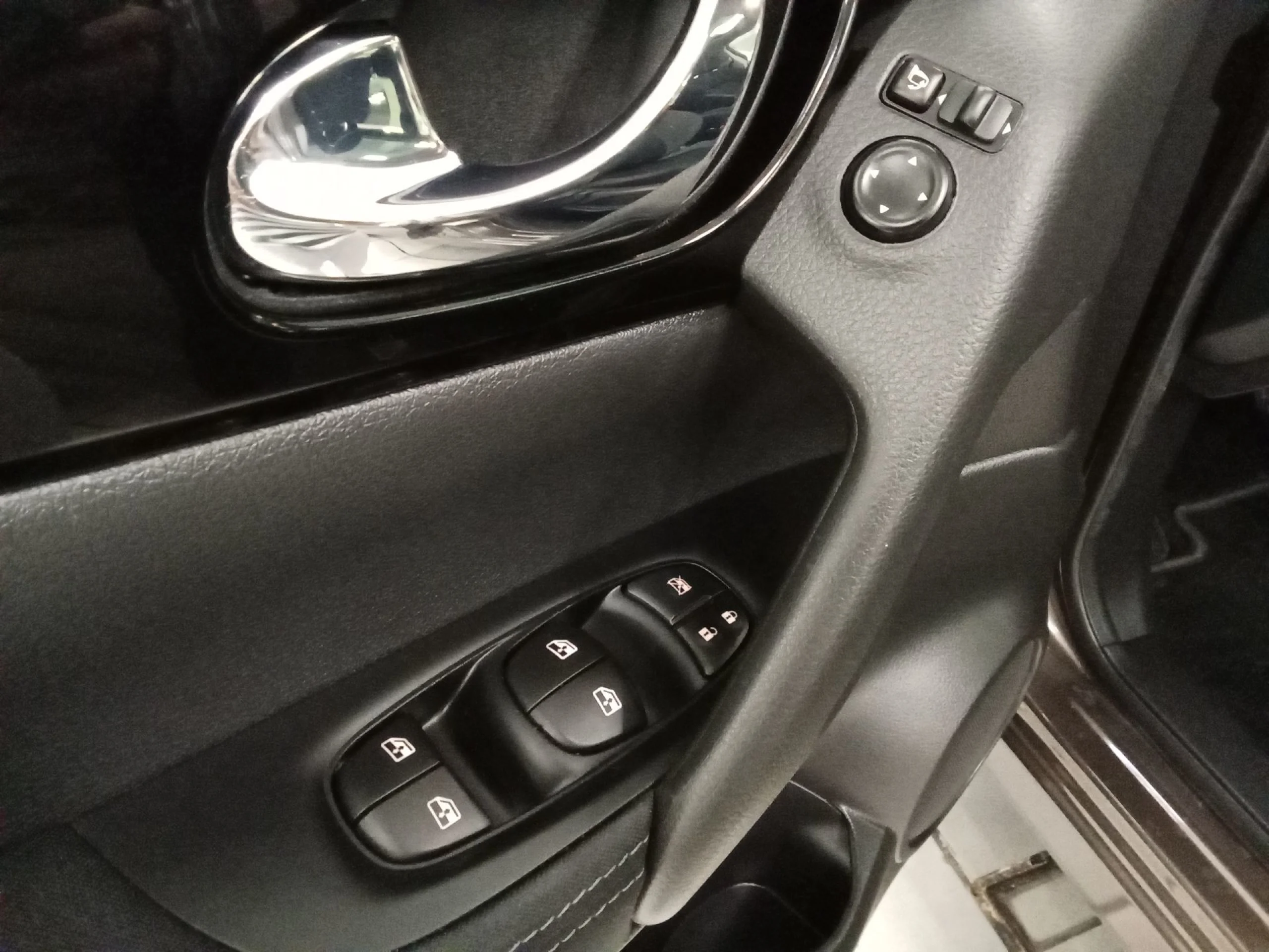 Nissan Qashqai DIG-T 140 N-Connecta 4x2 103 kW (140 CV) - Foto 10