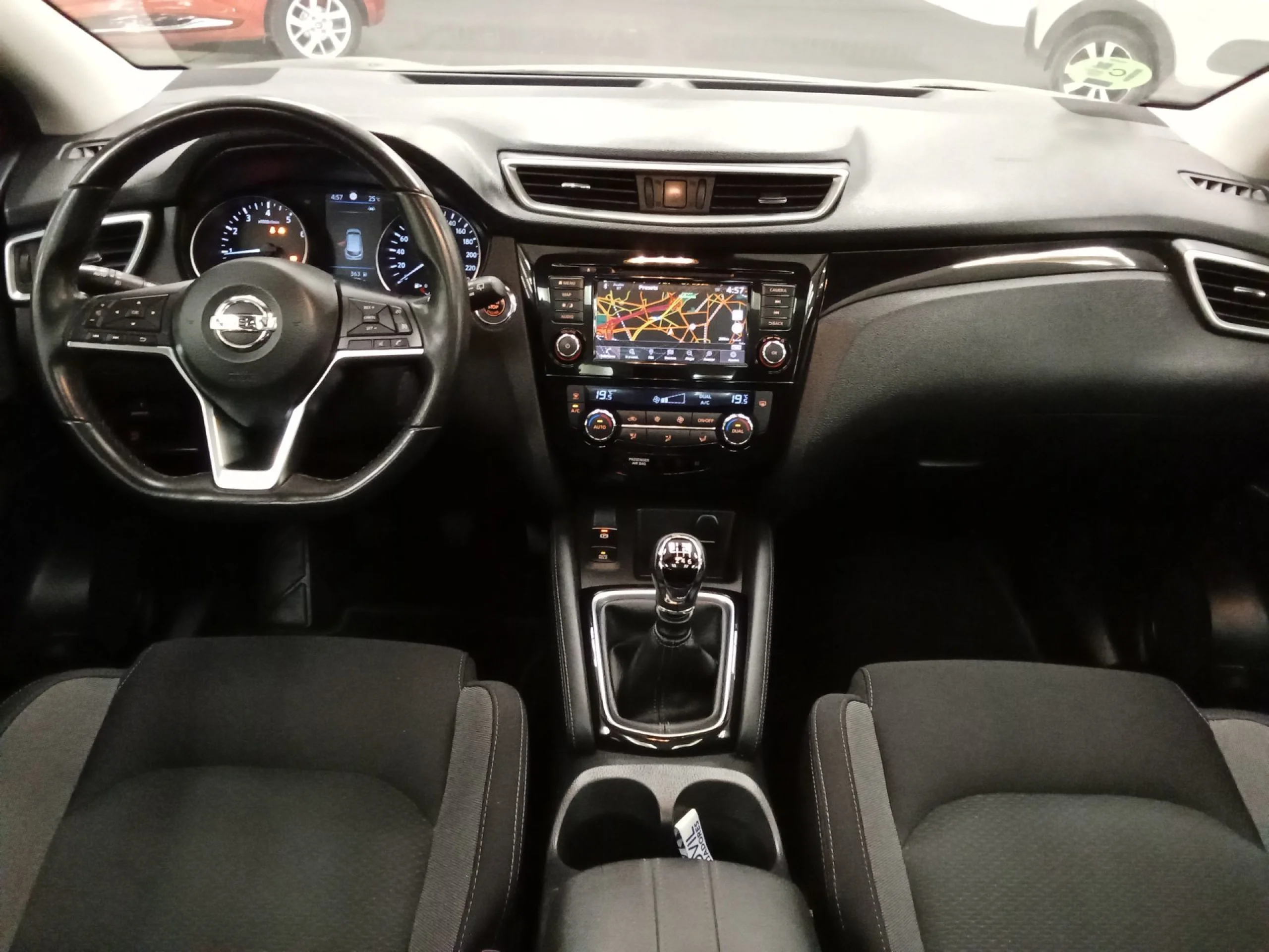 Nissan Qashqai DIG-T 140 N-Connecta 4x2 103 kW (140 CV) - Foto 11