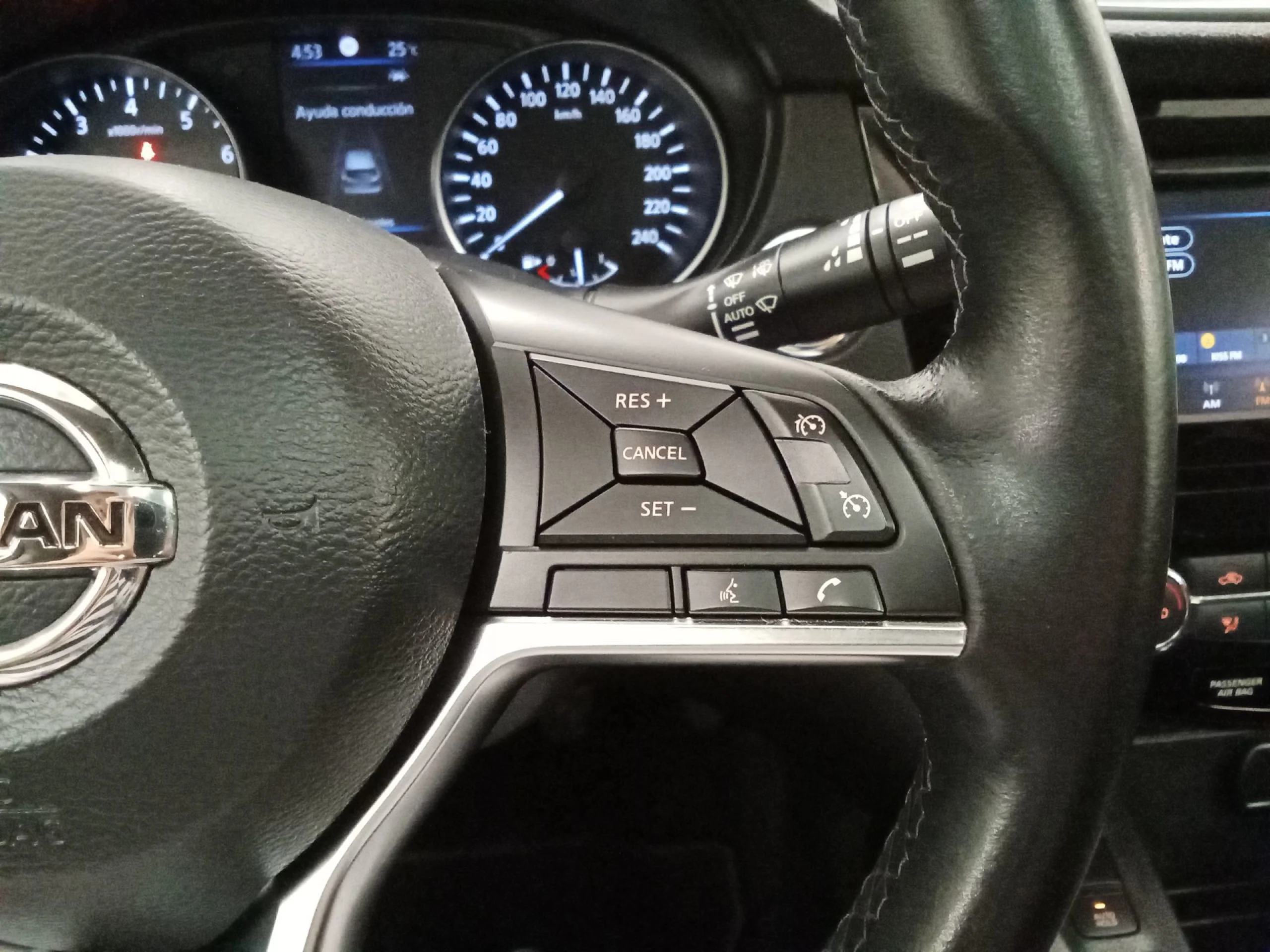 Nissan Qashqai DIG-T 140 N-Connecta 4x2 103 kW (140 CV) - Foto 15