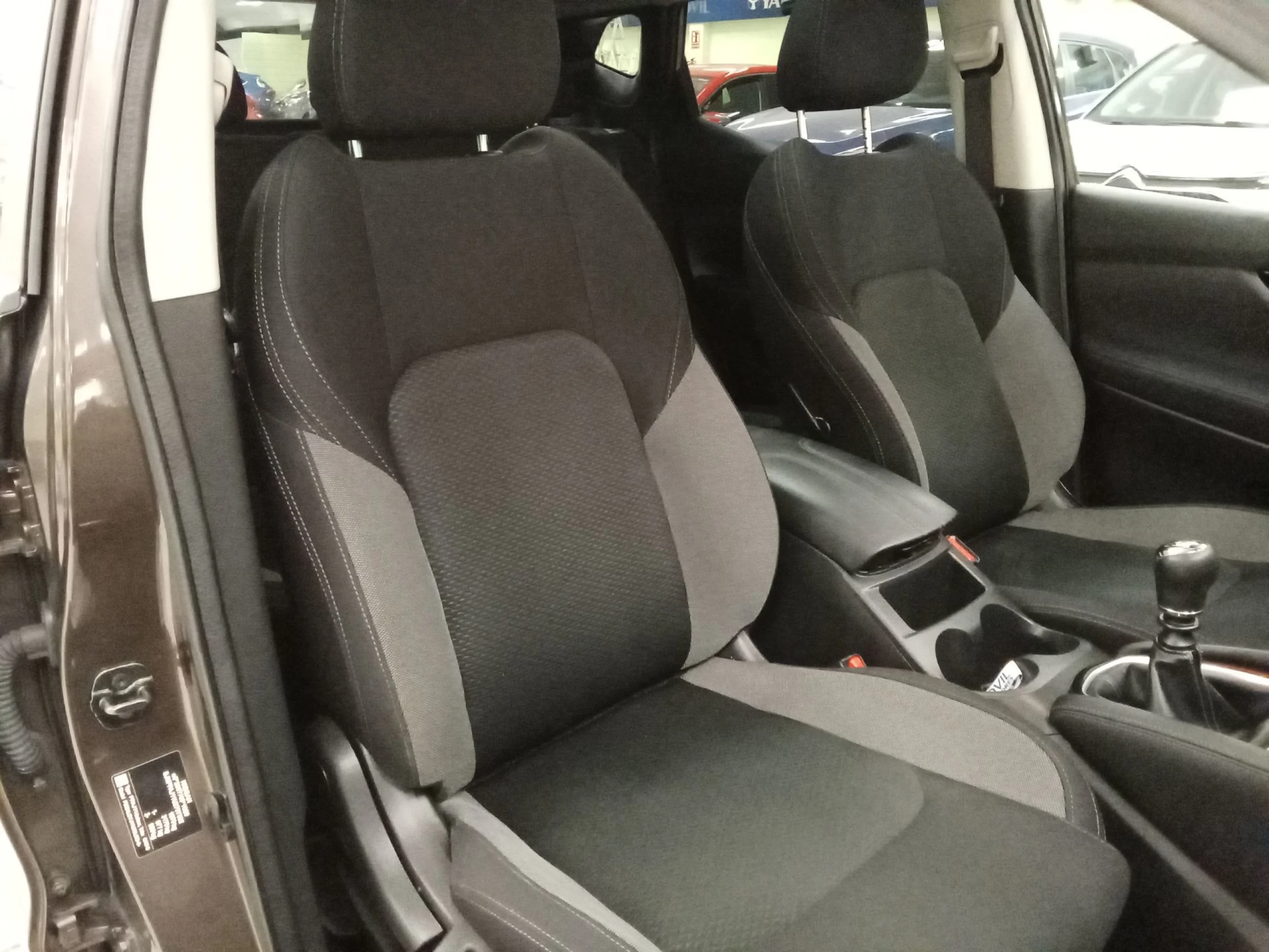 Nissan Qashqai DIG-T 140 N-Connecta 4x2 103 kW (140 CV) - Foto 31