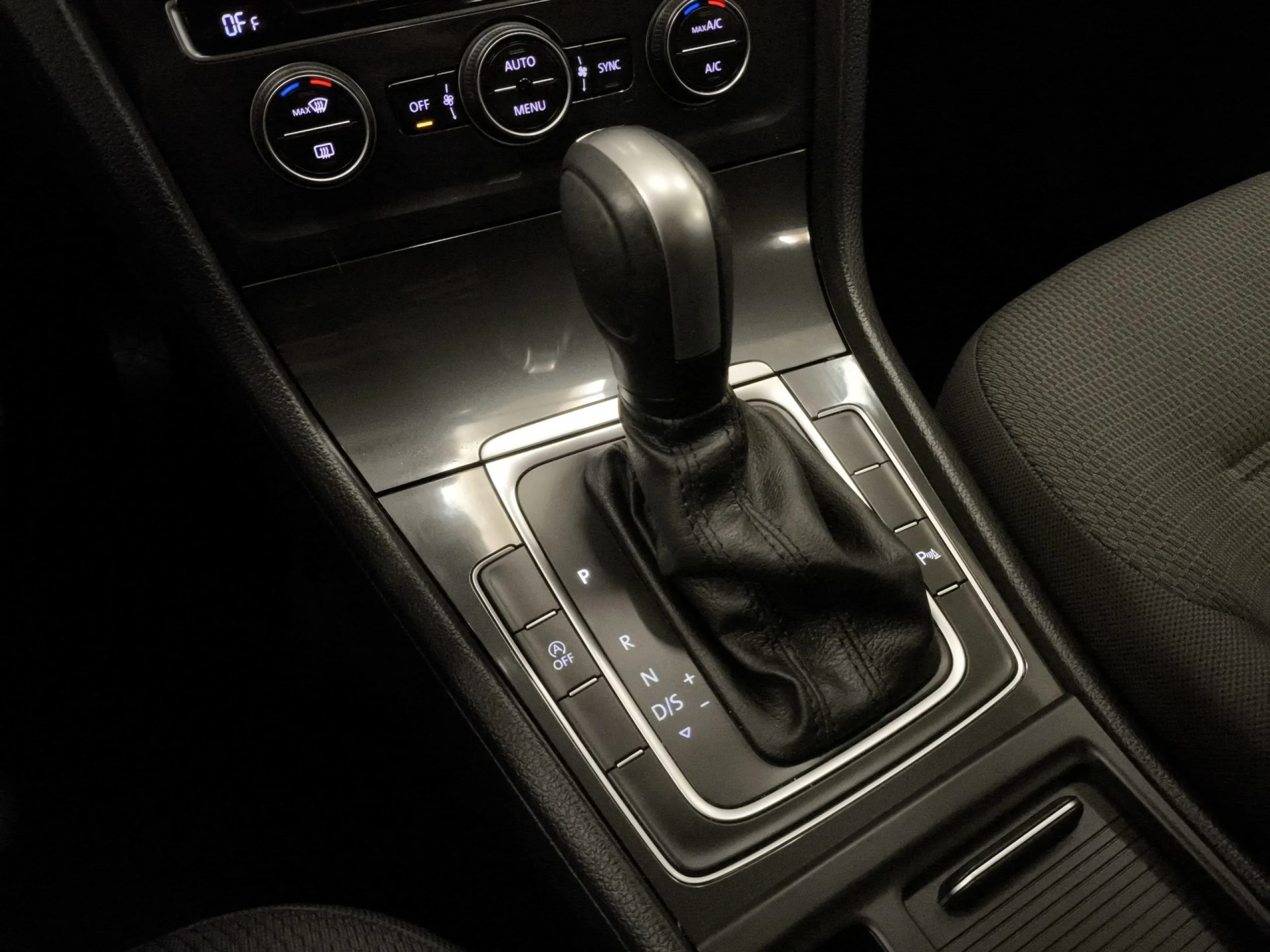 Volkswagen Golf Advance 1.5 TSI Evo 110 kW (150 CV) DSG - Foto 18