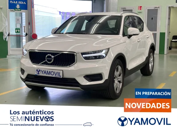 Volvo XC40 T2 Momentum Pro Auto 95 kW (129 CV)