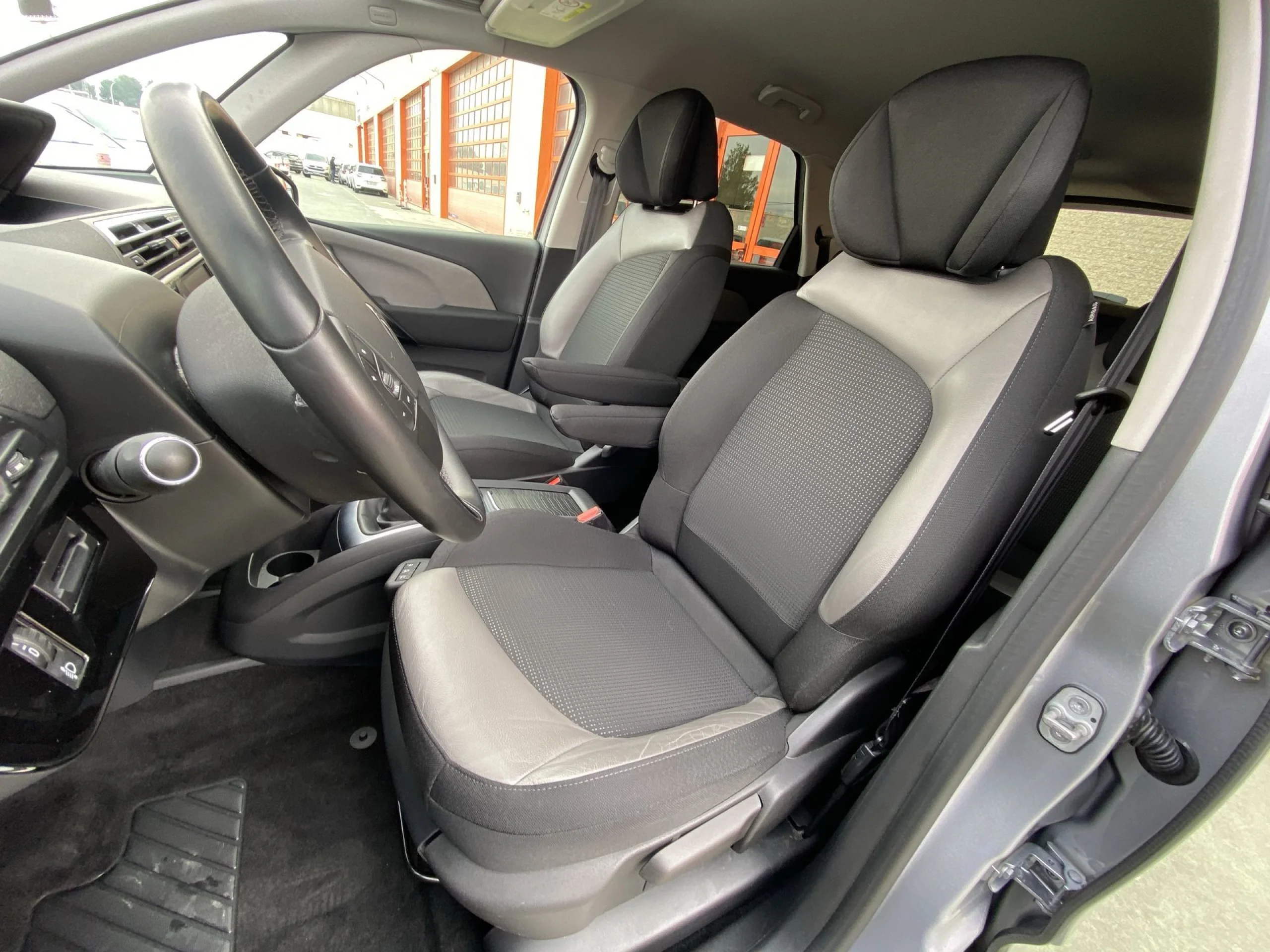 Citroen C4 Picasso PureTech 130 SANDS 6v Shine 96 kW (130 CV) - Foto 8