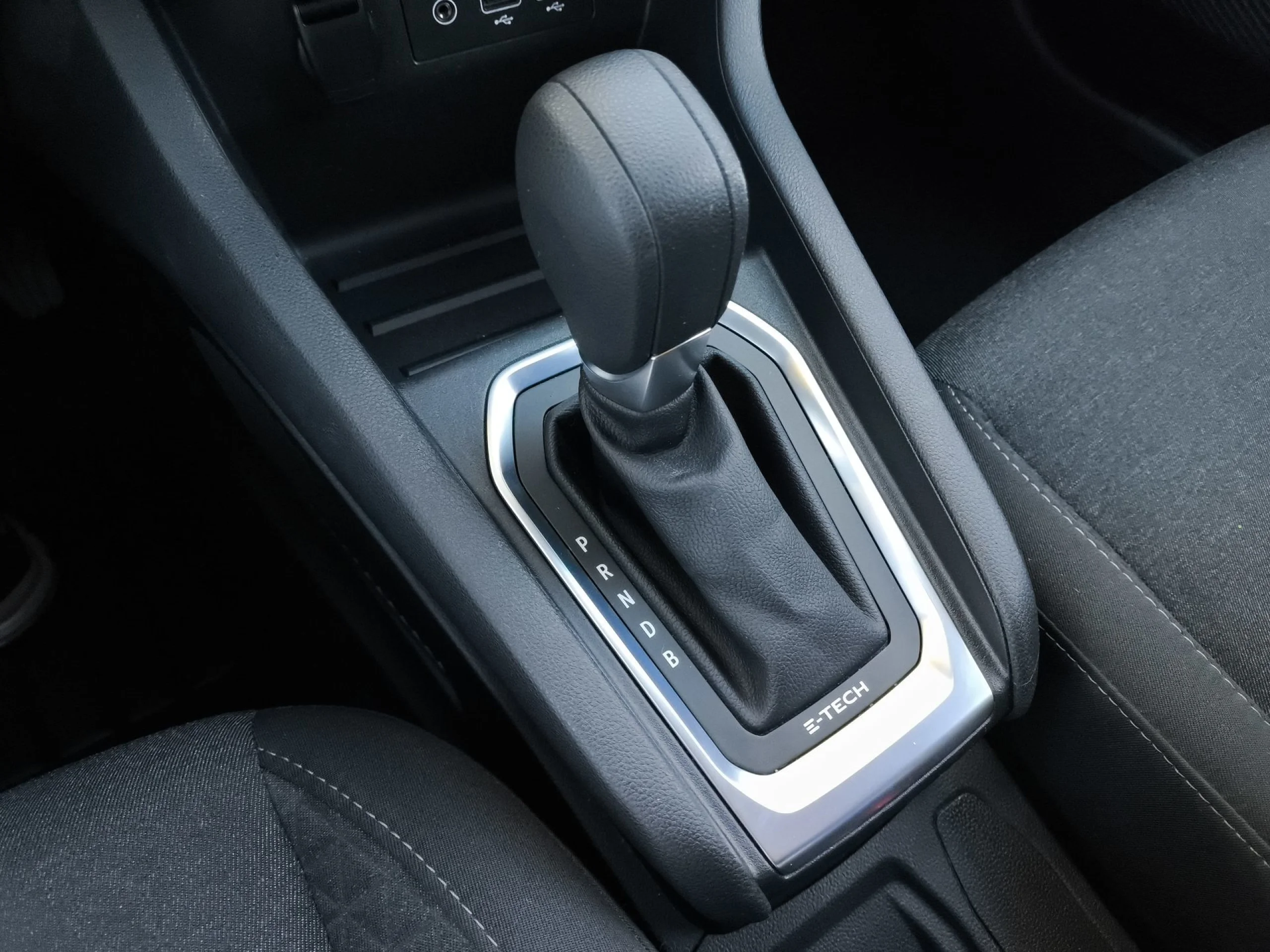 Renault Clio Zen E-Tech Híbrido 103 kW (140 CV) - Foto 15