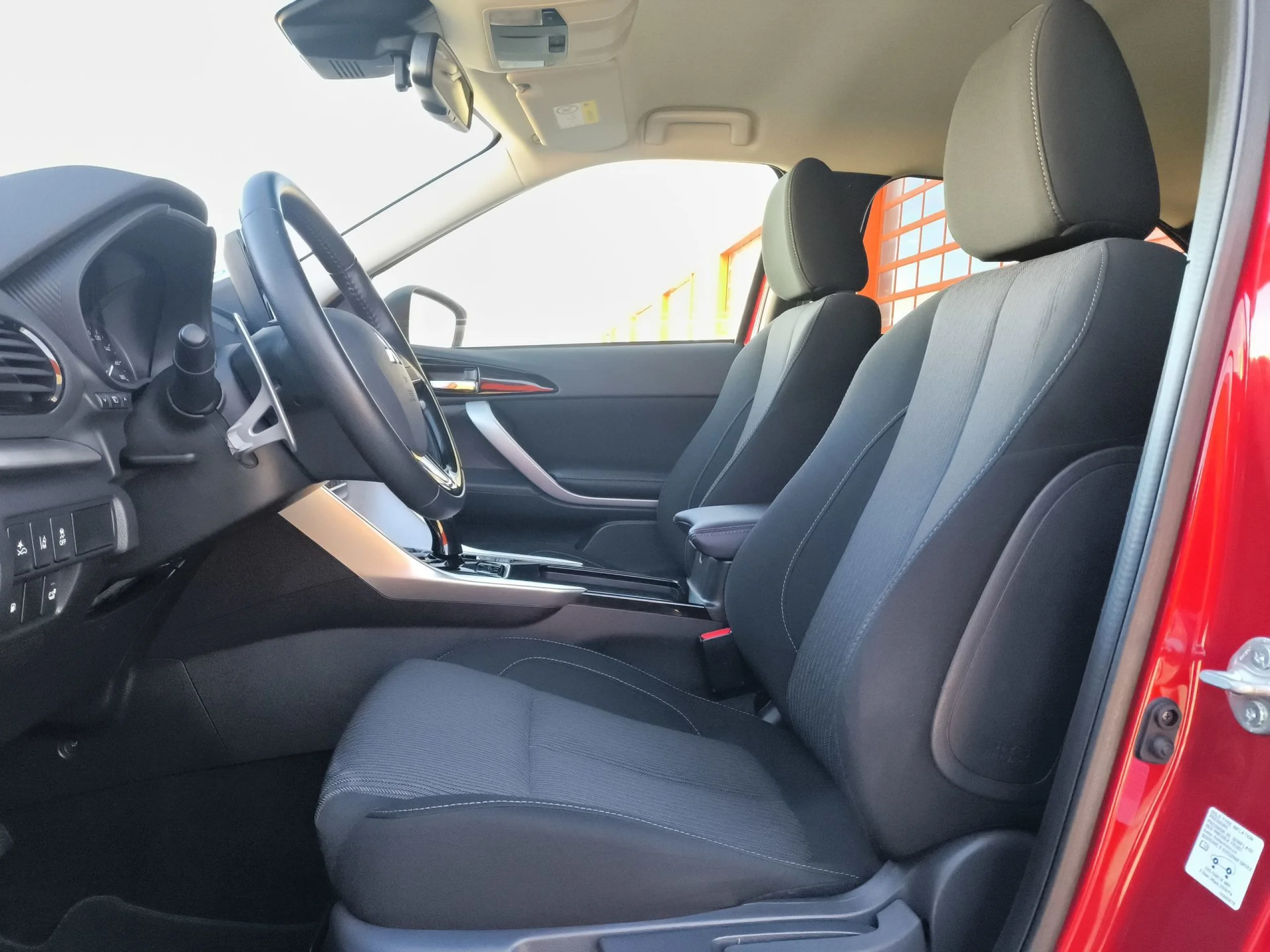 Mitsubishi Eclipse Cross 2.4 PHEV Motion 4WD Auto 138 kW (188 CV) - Foto 8