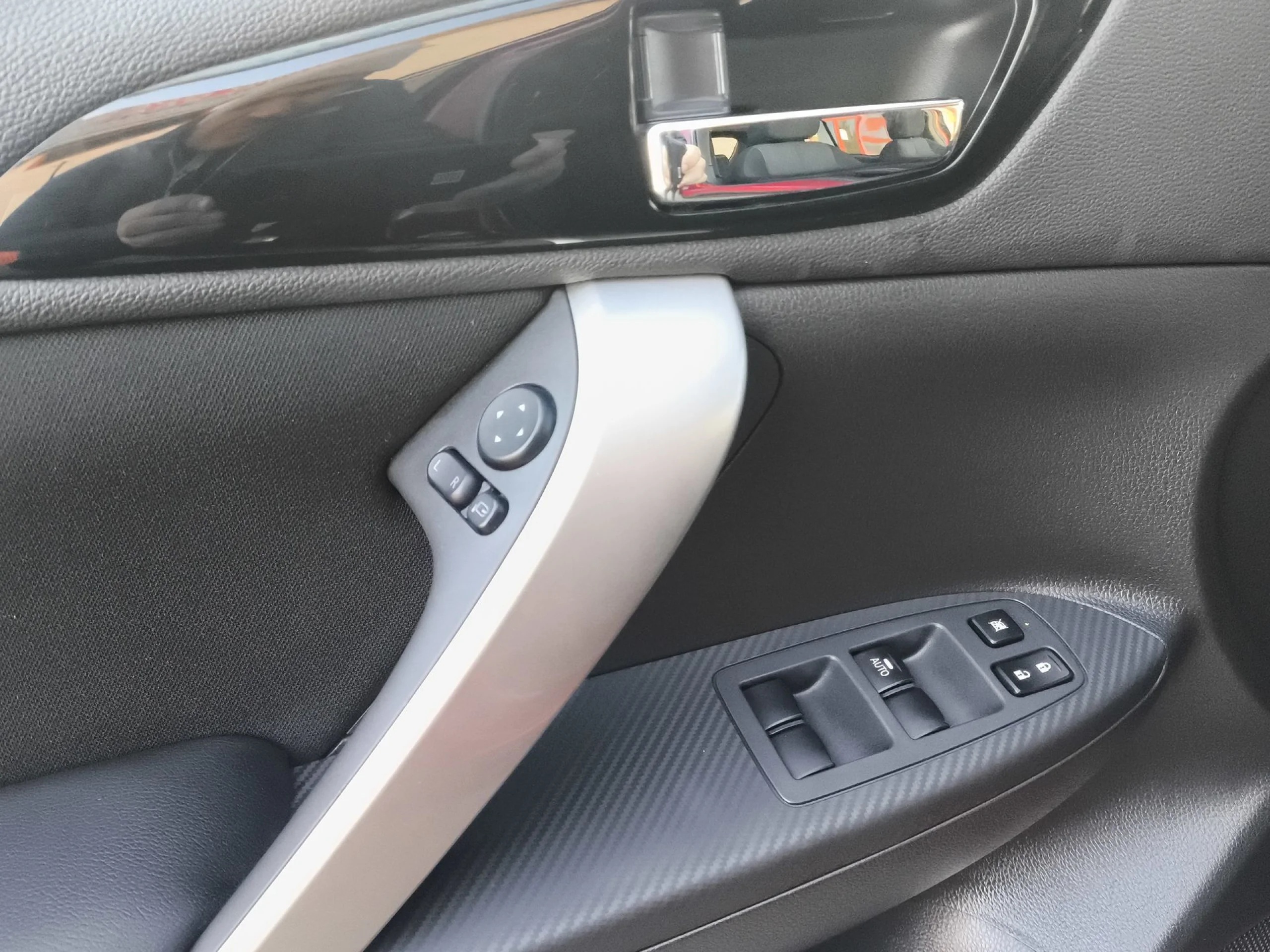 Mitsubishi Eclipse Cross 2.4 PHEV Motion 4WD Auto 138 kW (188 CV) - Foto 10