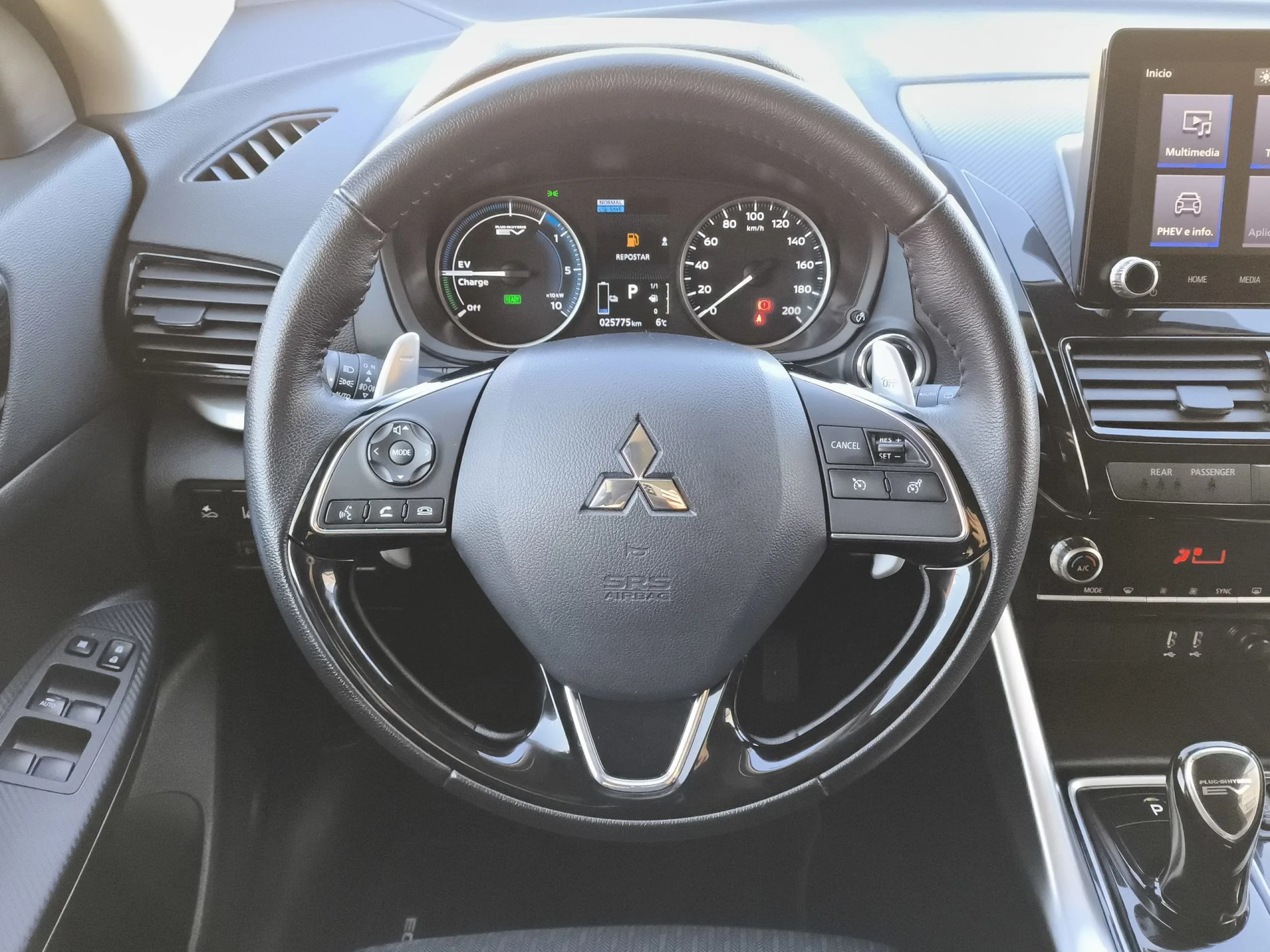 Mitsubishi Eclipse Cross 2.4 PHEV Motion 4WD Auto 138 kW (188 CV) - Foto 11