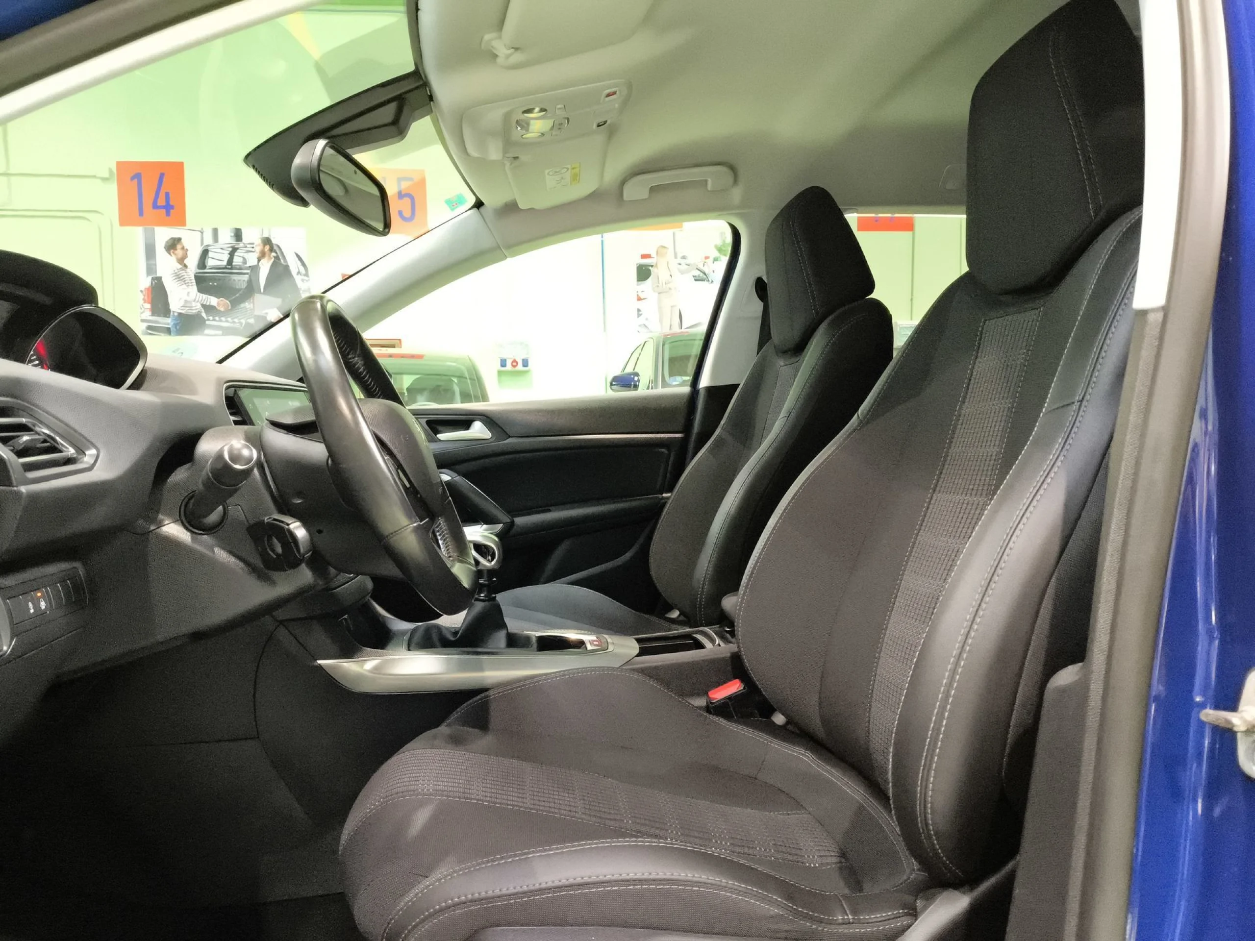 Peugeot 308 SW 1.2 PureTech SANDS Allure 96 kW (130 CV) - Foto 8