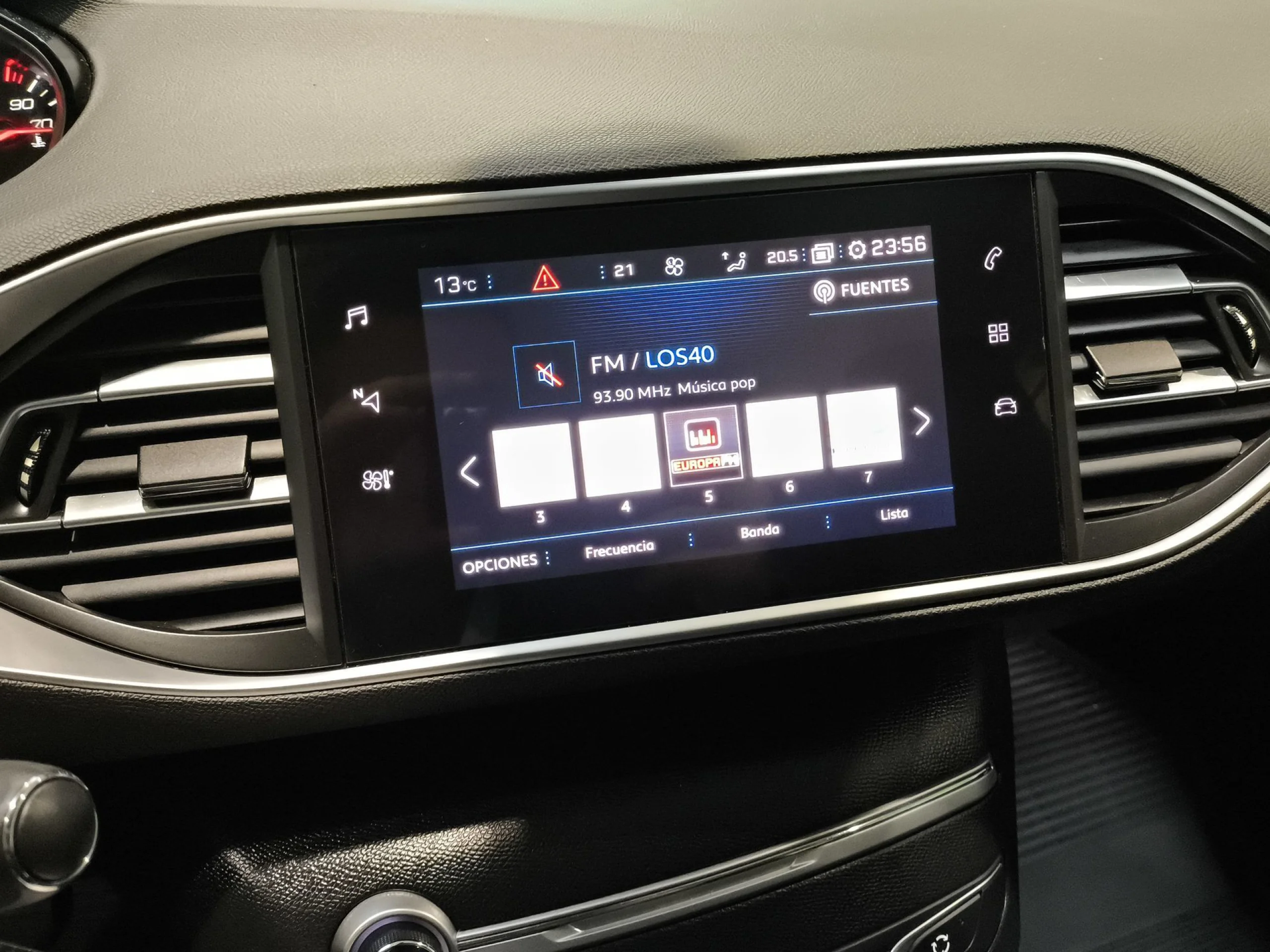 Peugeot 308 SW 1.2 PureTech SANDS Allure 96 kW (130 CV) - Foto 13