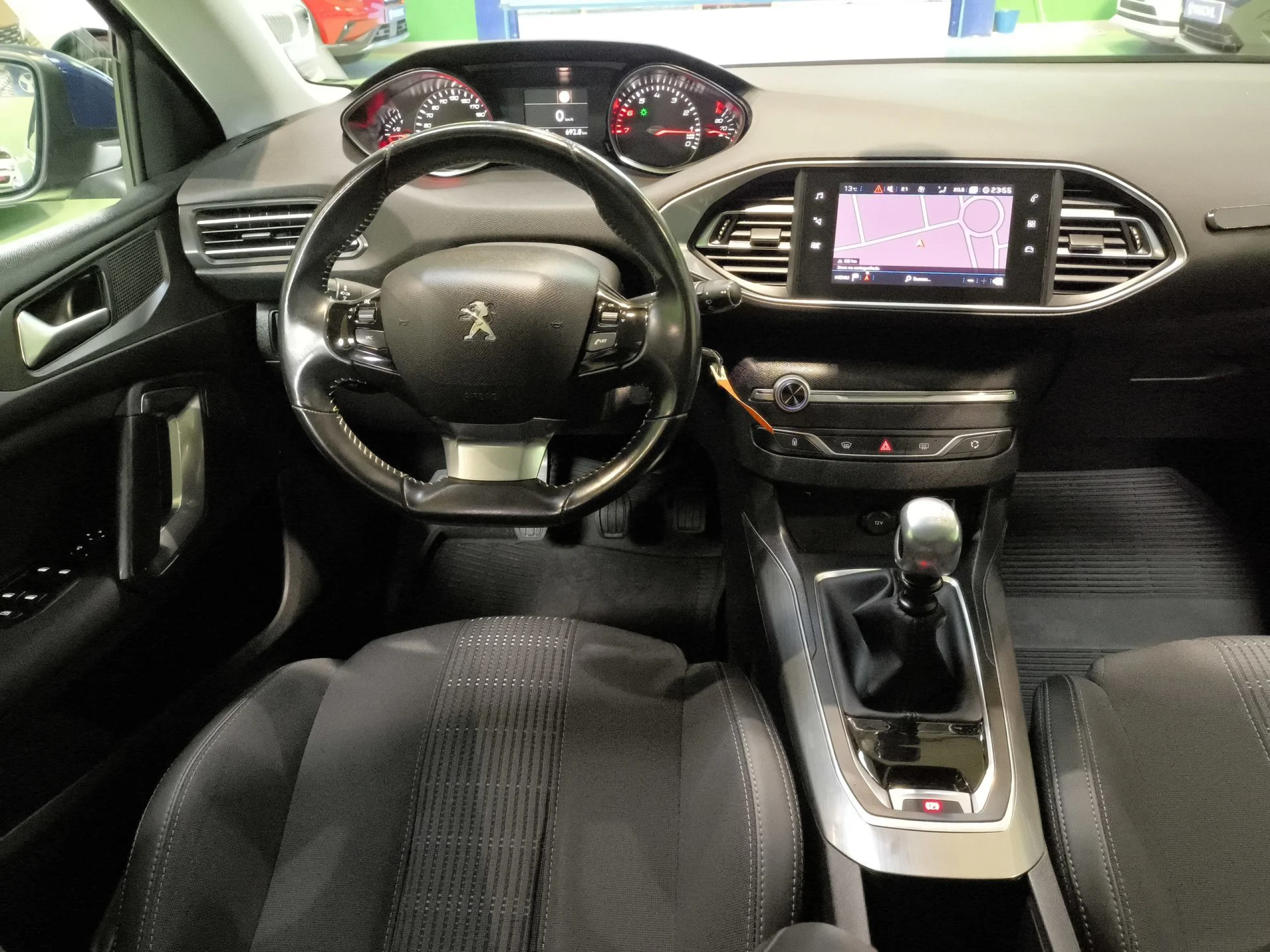 Peugeot 308 SW 1.2 PureTech SANDS Allure 96 kW (130 CV) - Foto 17
