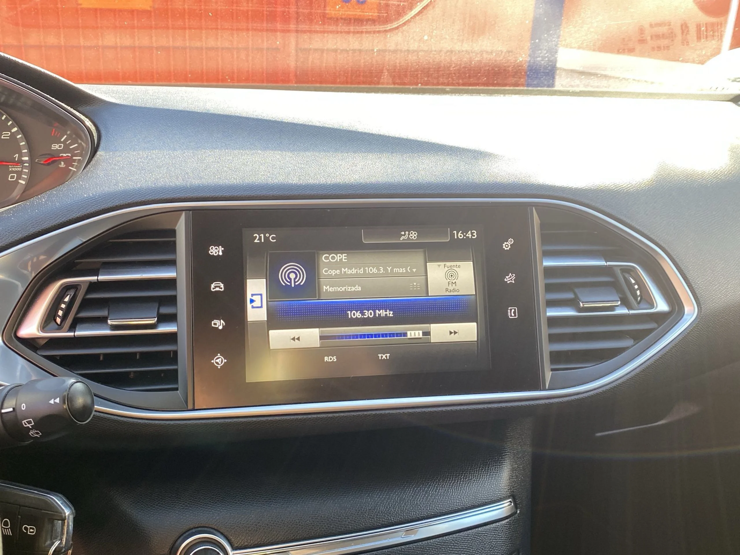 Peugeot 308 PureTech 130 SANDS Style 96 kW (130 CV) - Foto 13