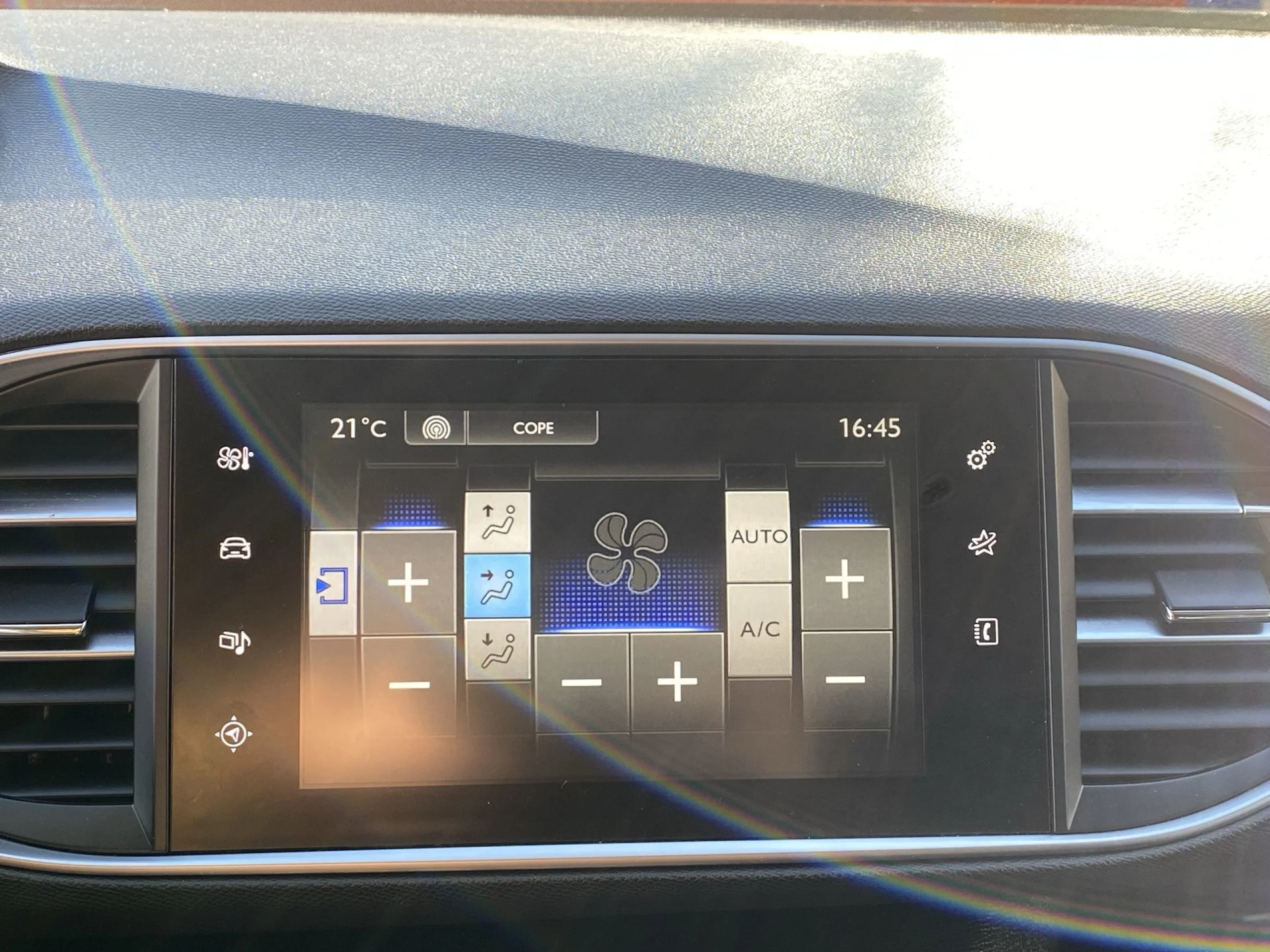 Peugeot 308 PureTech 130 SANDS Style 96 kW (130 CV) - Foto 16