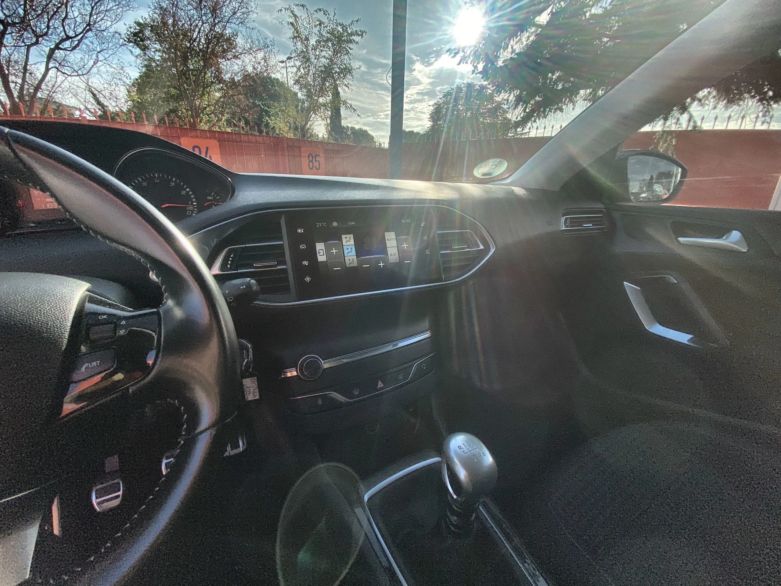Peugeot 308 PureTech 130 SANDS Style 96 kW (130 CV) - Foto 18