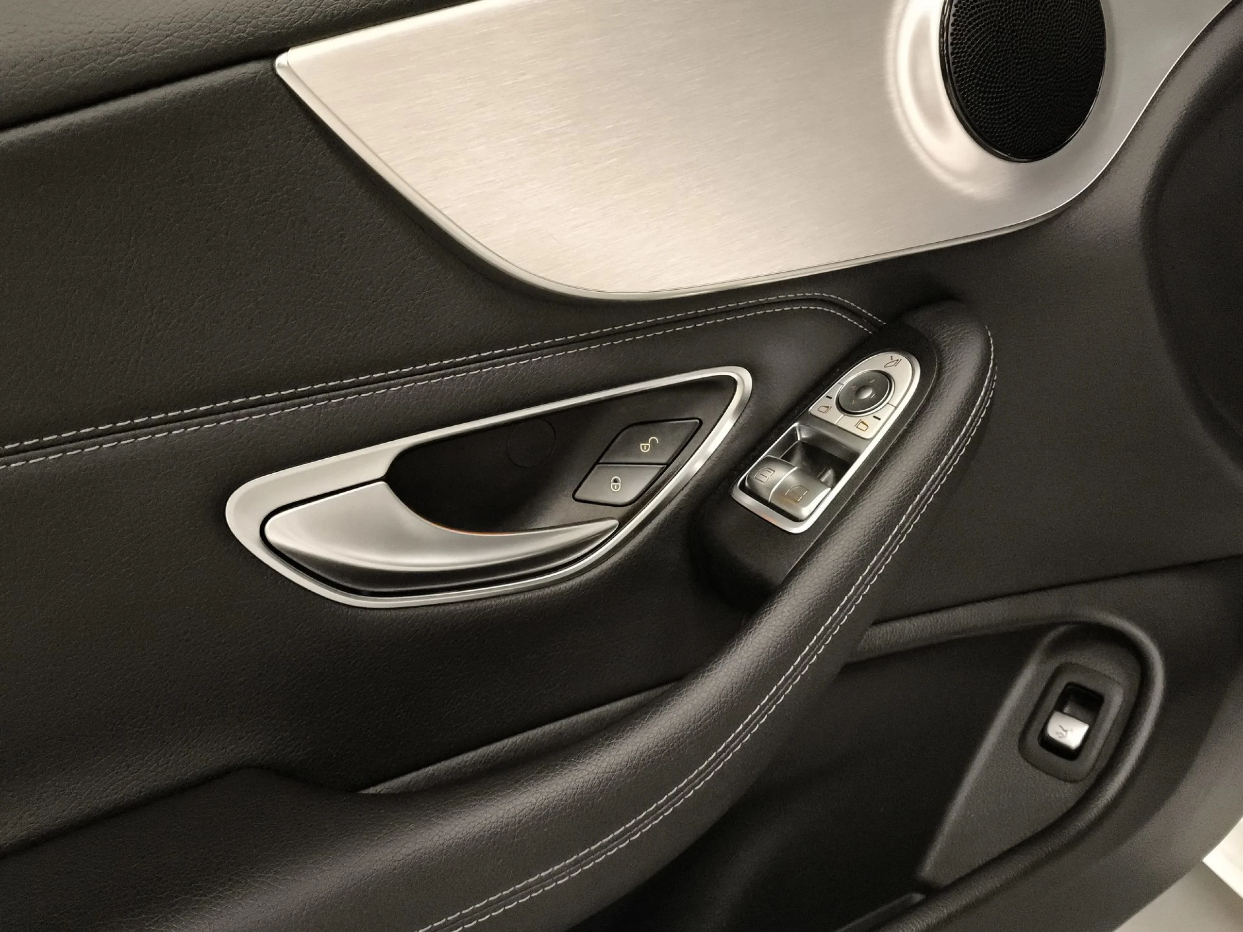 Mercedes-Benz Clase C C 200 Coupe 135 kW (184 CV) - Foto 10