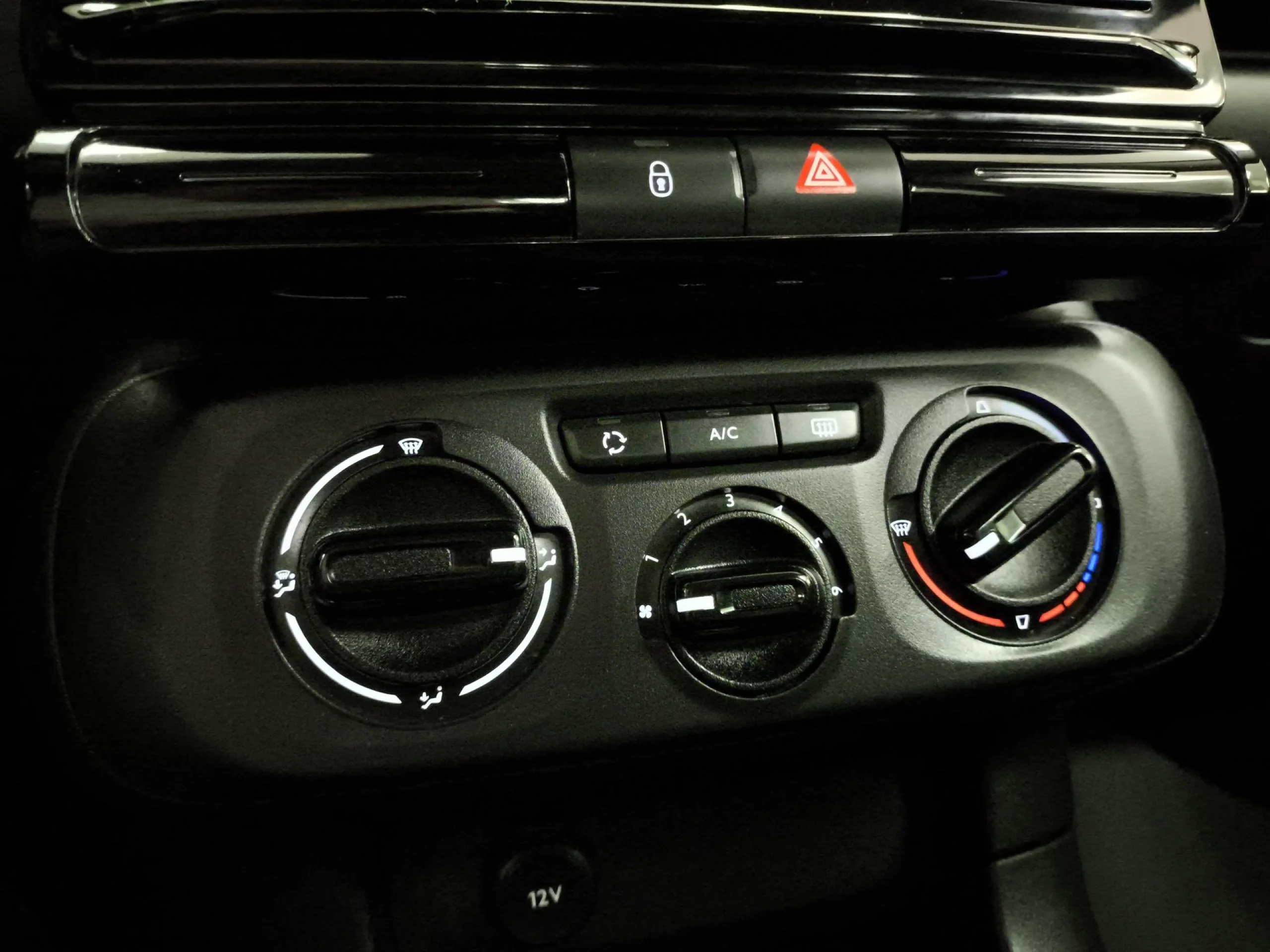 Citroen C3 PureTech 82 Live Pack 61 kW (83 CV) - Foto 14