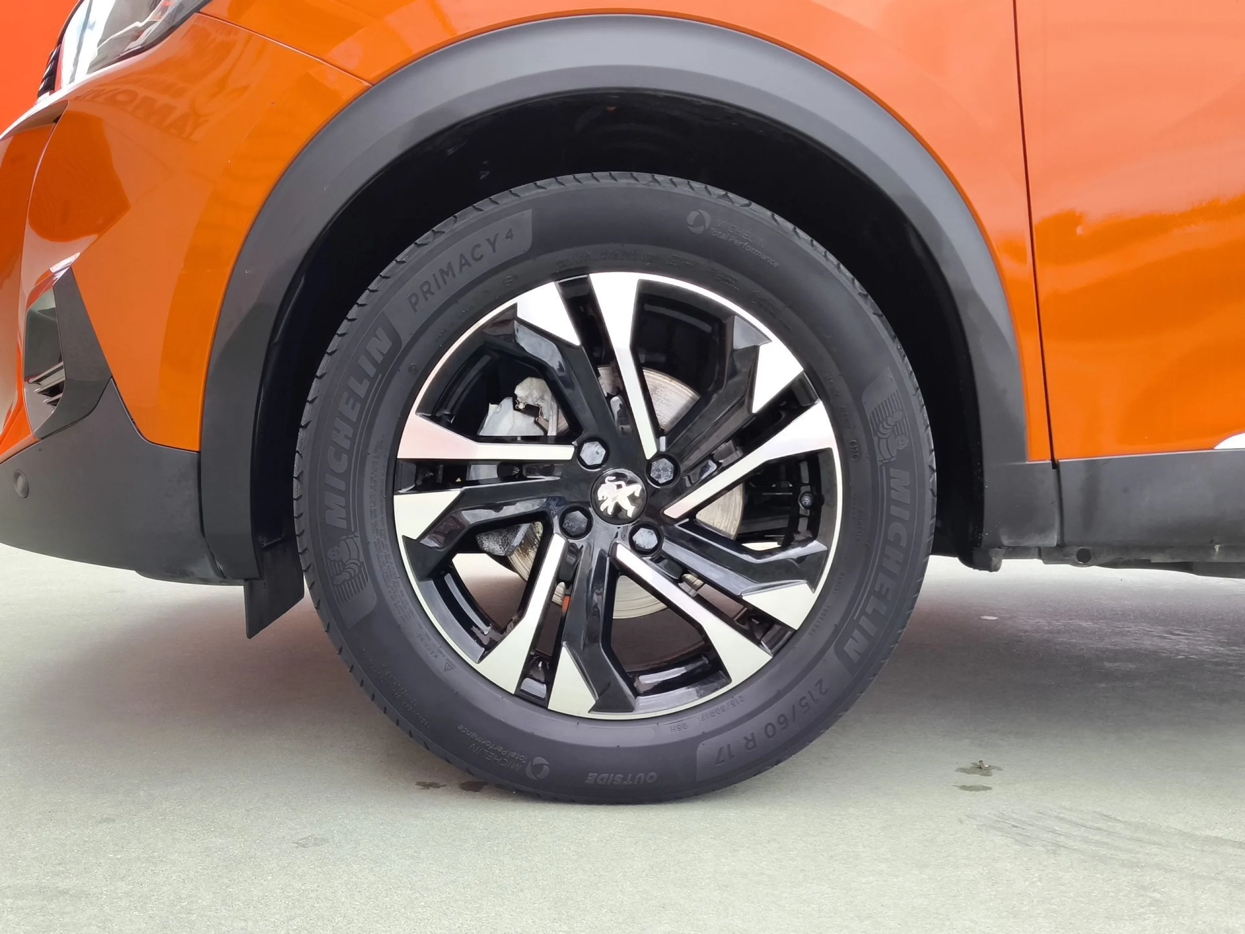 Peugeot 2008 PureTech 130 SANDS Allure 96 kW (130 CV) - Foto 7