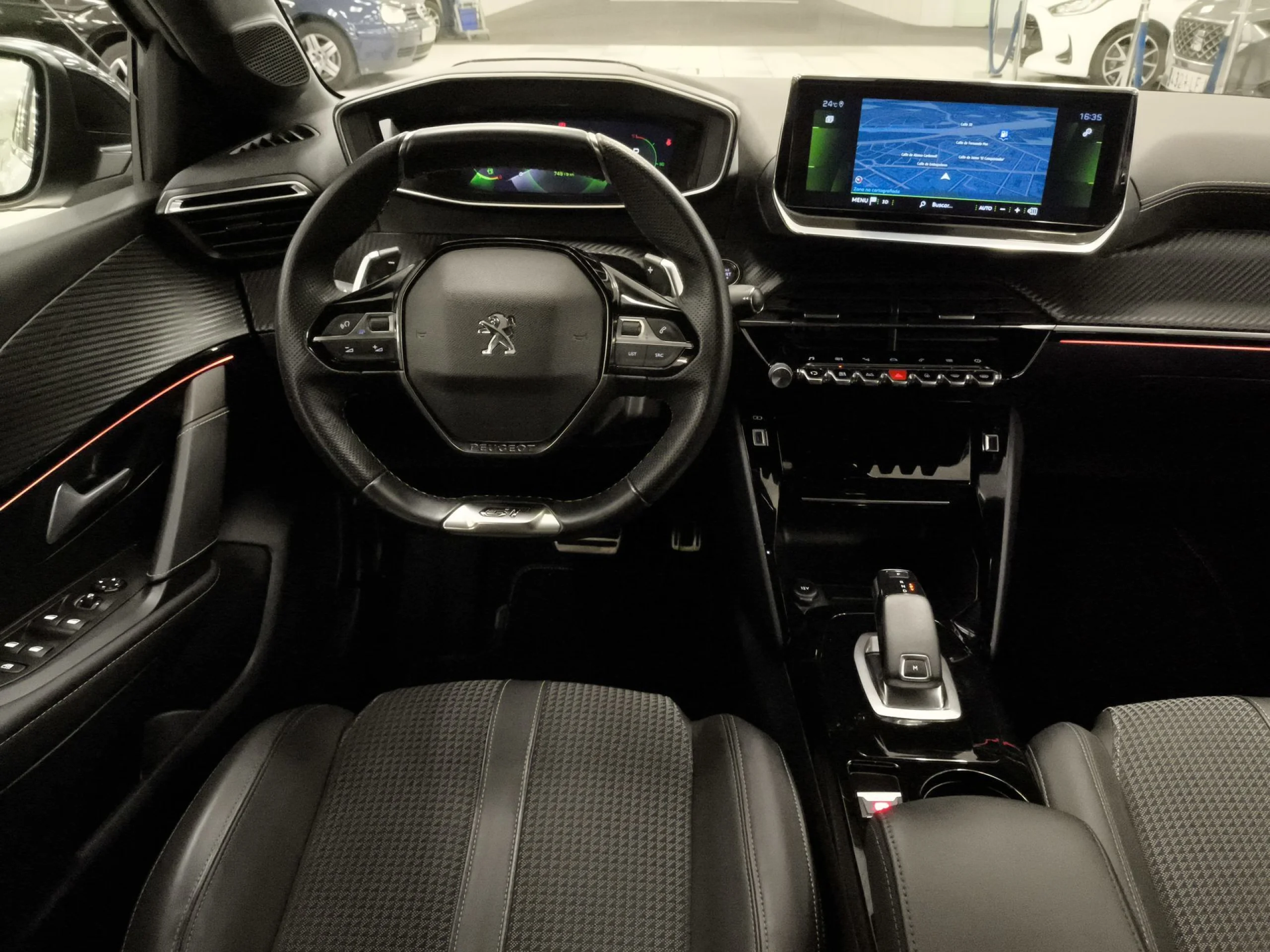 Peugeot 208 PureTech 100 GT EAT8 75 kW (100 CV) - Foto 11