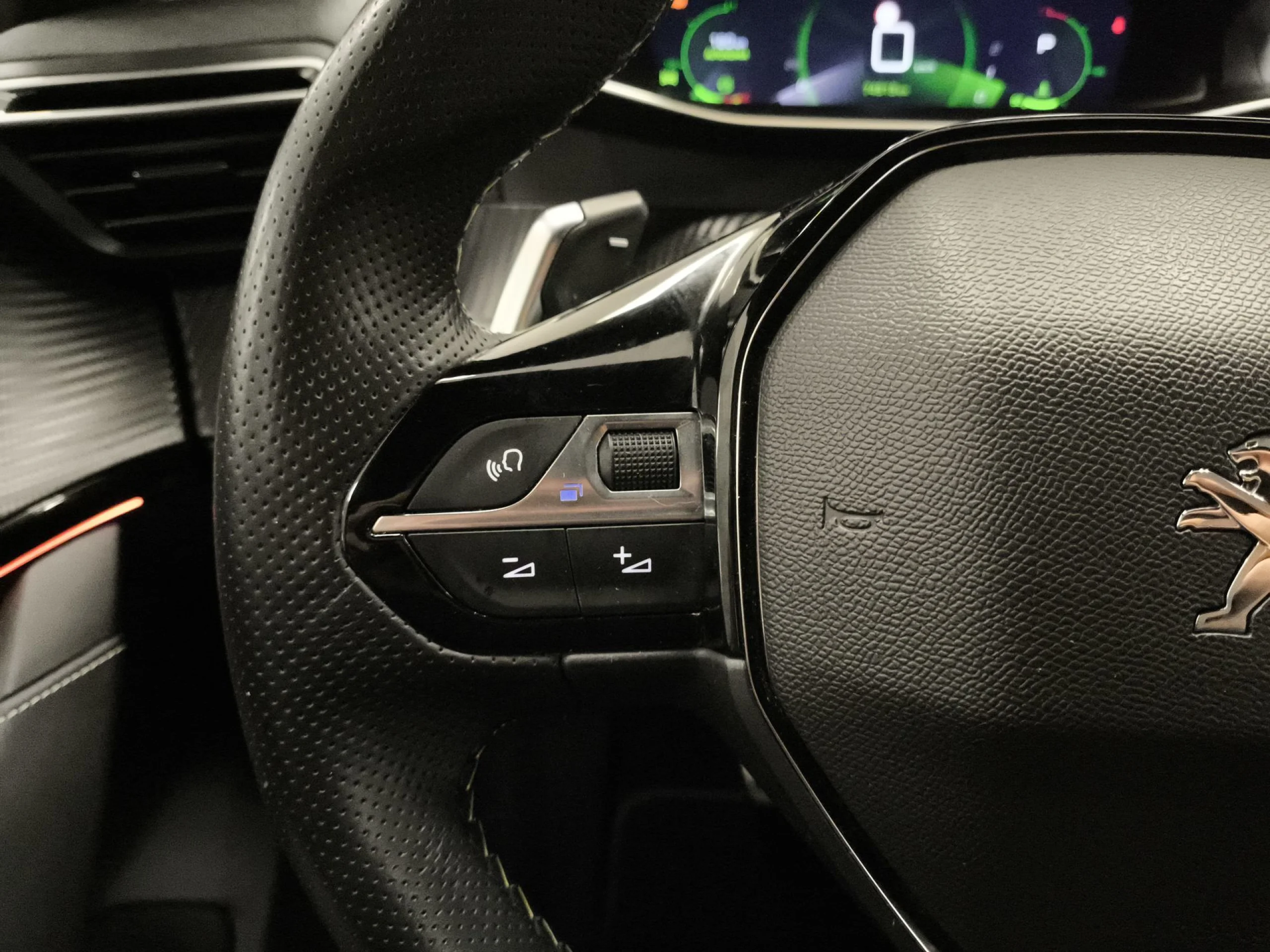 Peugeot 208 PureTech 100 GT EAT8 75 kW (100 CV) - Foto 14