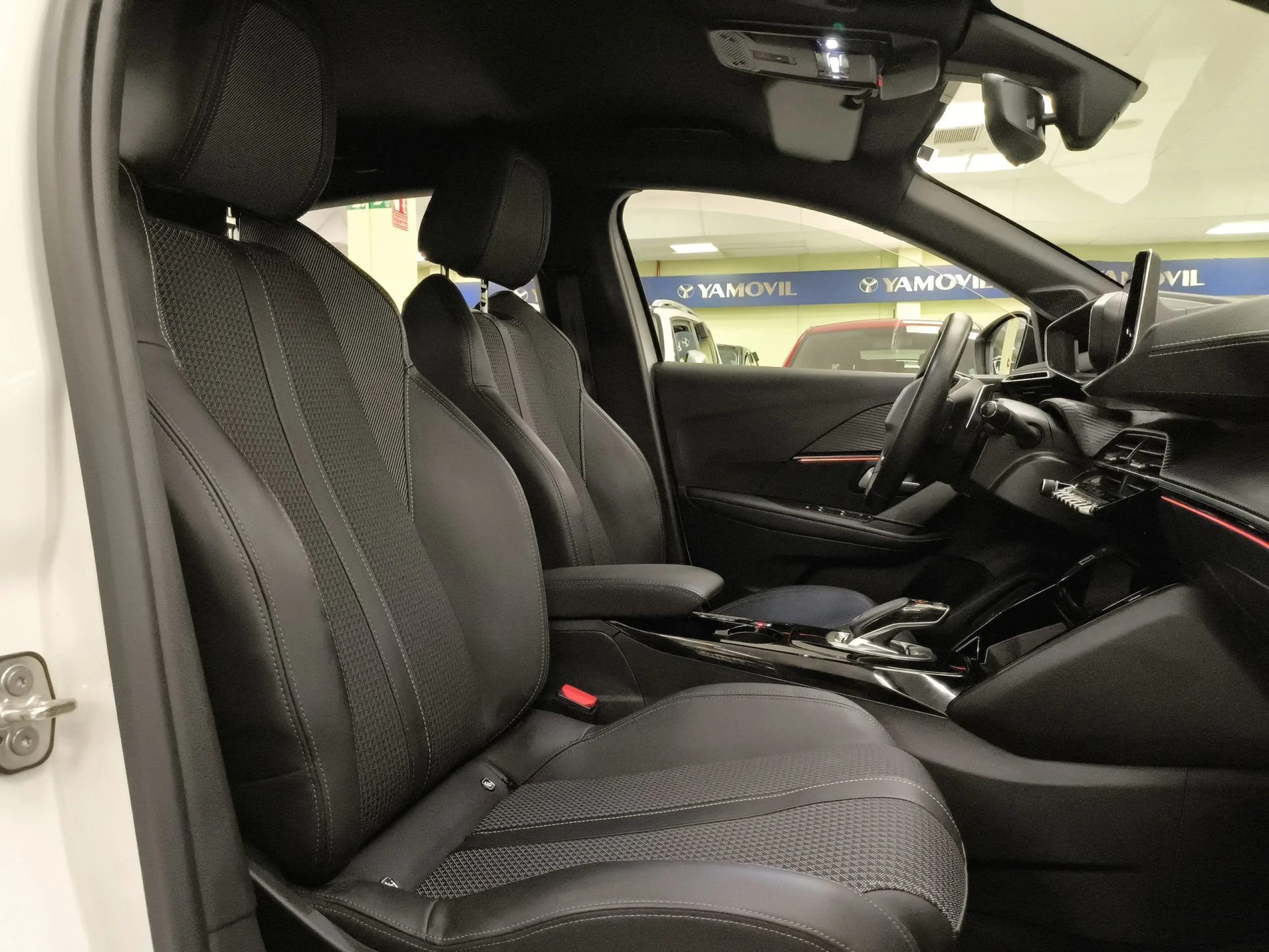Peugeot 208 PureTech 100 GT EAT8 75 kW (100 CV) - Foto 29