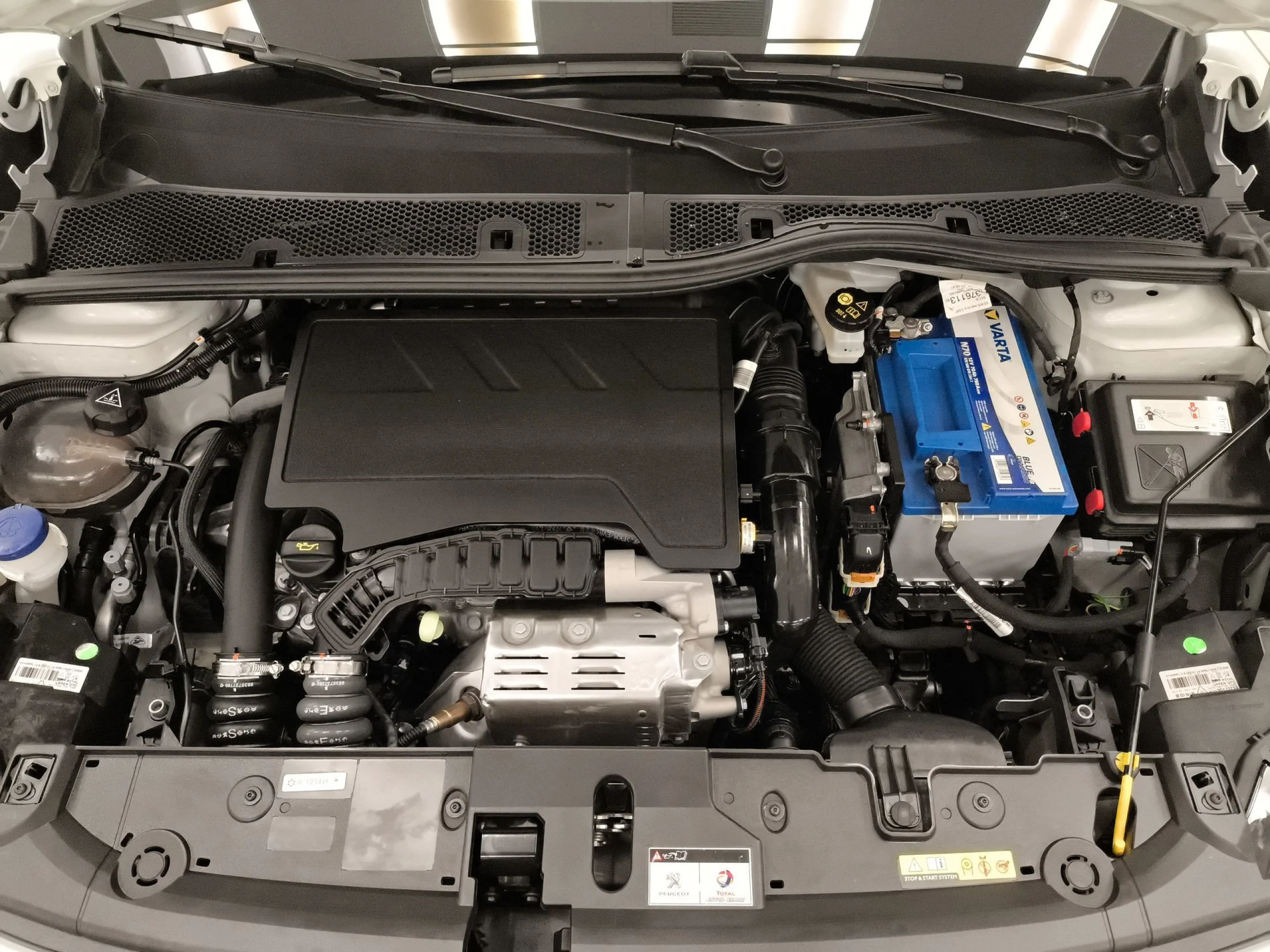 Peugeot 208 PureTech 100 GT EAT8 75 kW (100 CV) - Foto 30