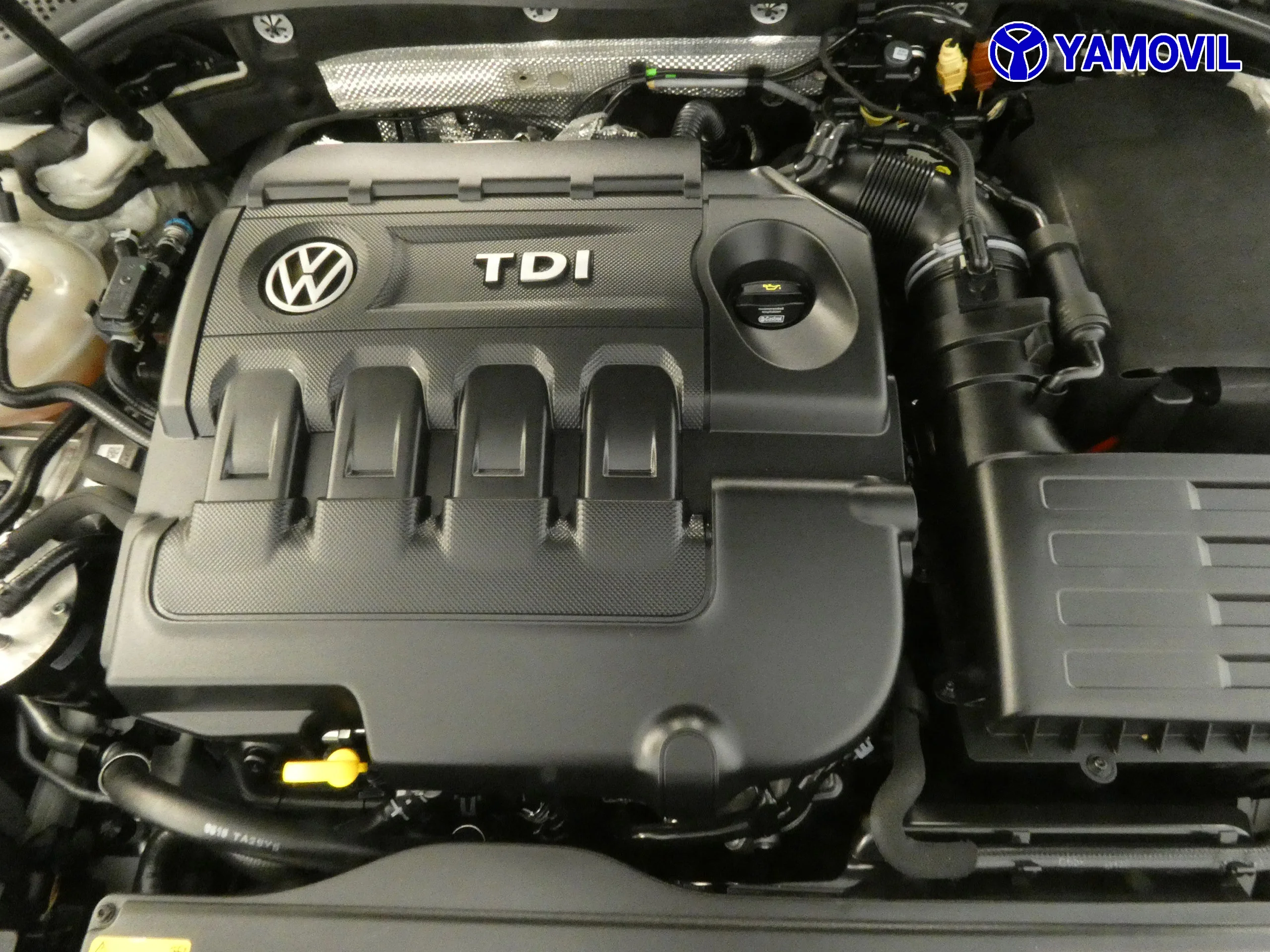 Volkswagen Golf 2.0 TDI ADVANCE BLUEMOTION 5P - Foto 8