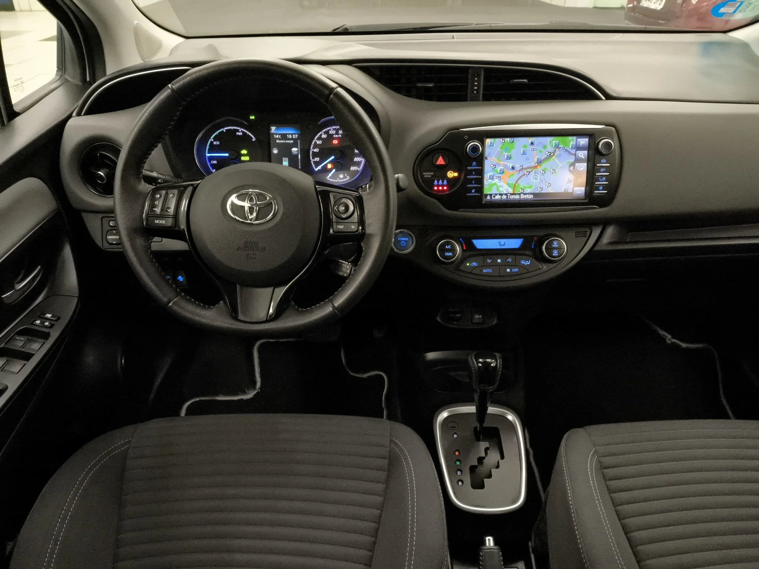 Toyota Yaris 1.5 Hybrid Active 74 kW (100 CV) - Foto 18