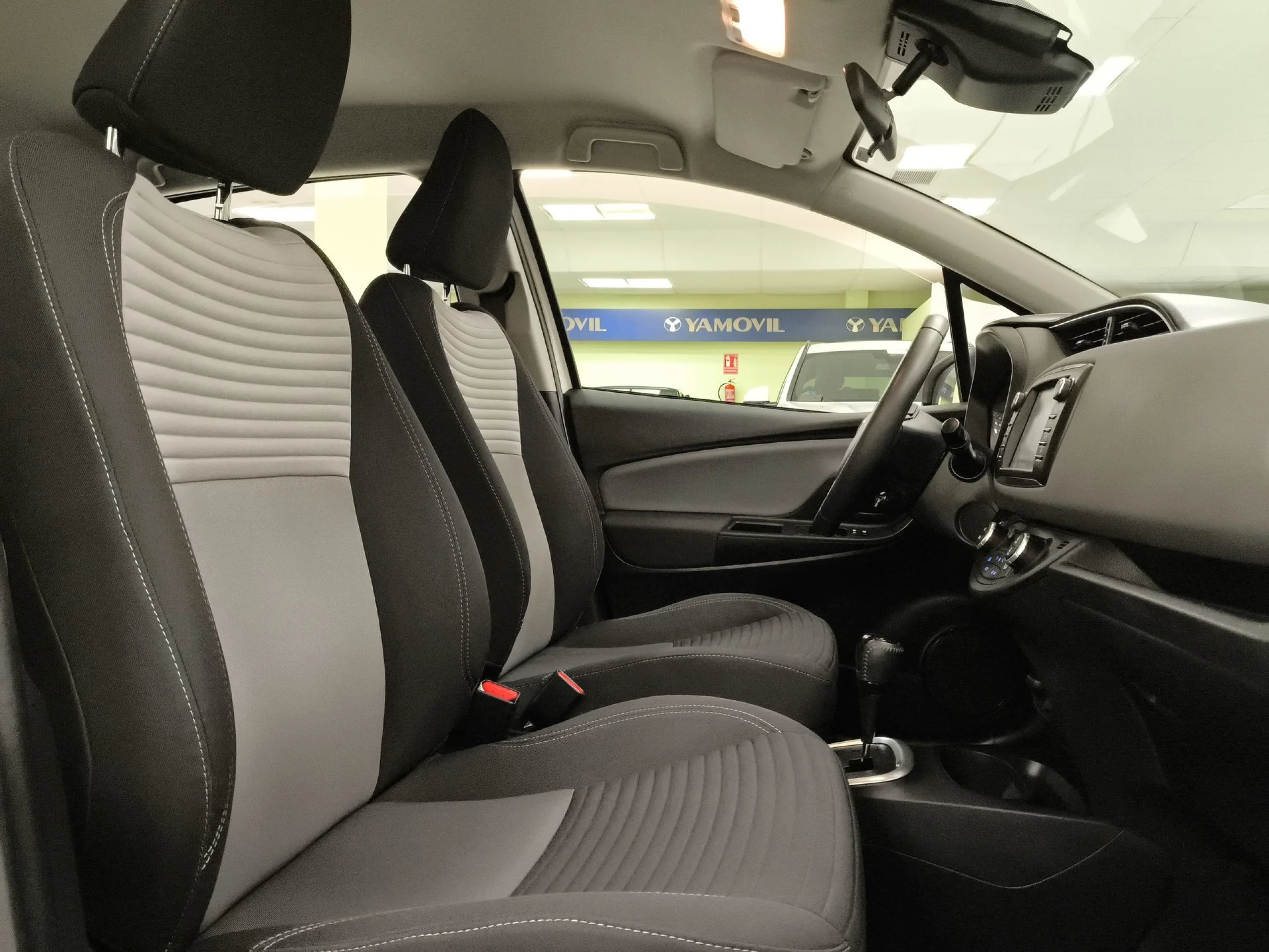 Toyota Yaris 1.5 Hybrid Active 74 kW (100 CV) - Foto 21