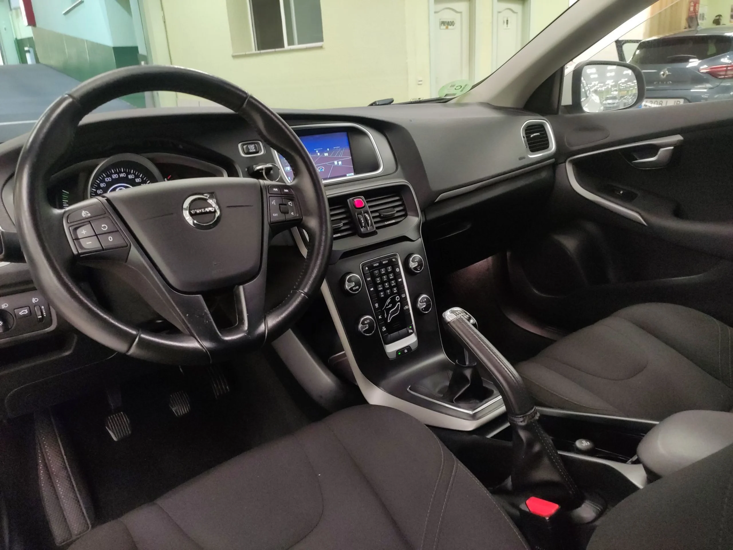 Volvo V40 D2 Momentum 88 kW (120 CV) - Foto 17
