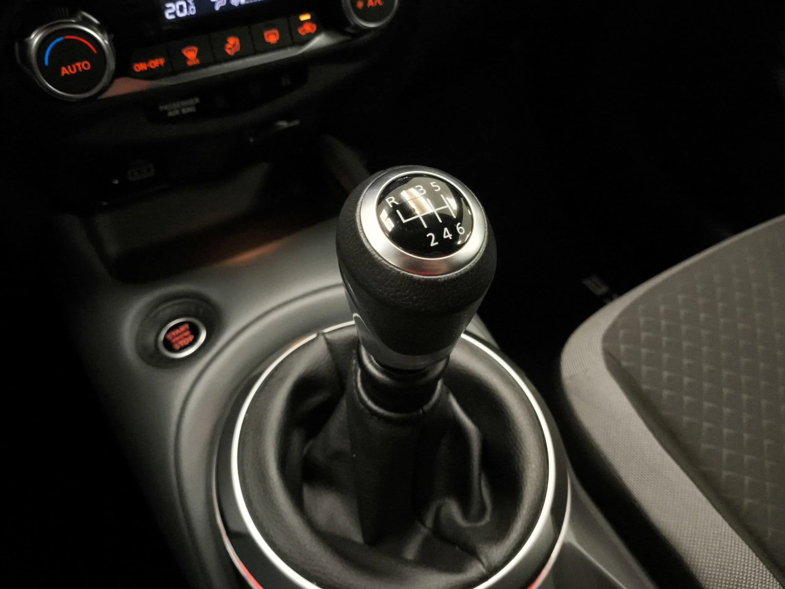 Nissan Juke DIG-T N-Connecta 4x2 86 kW (117 CV) - Foto 22