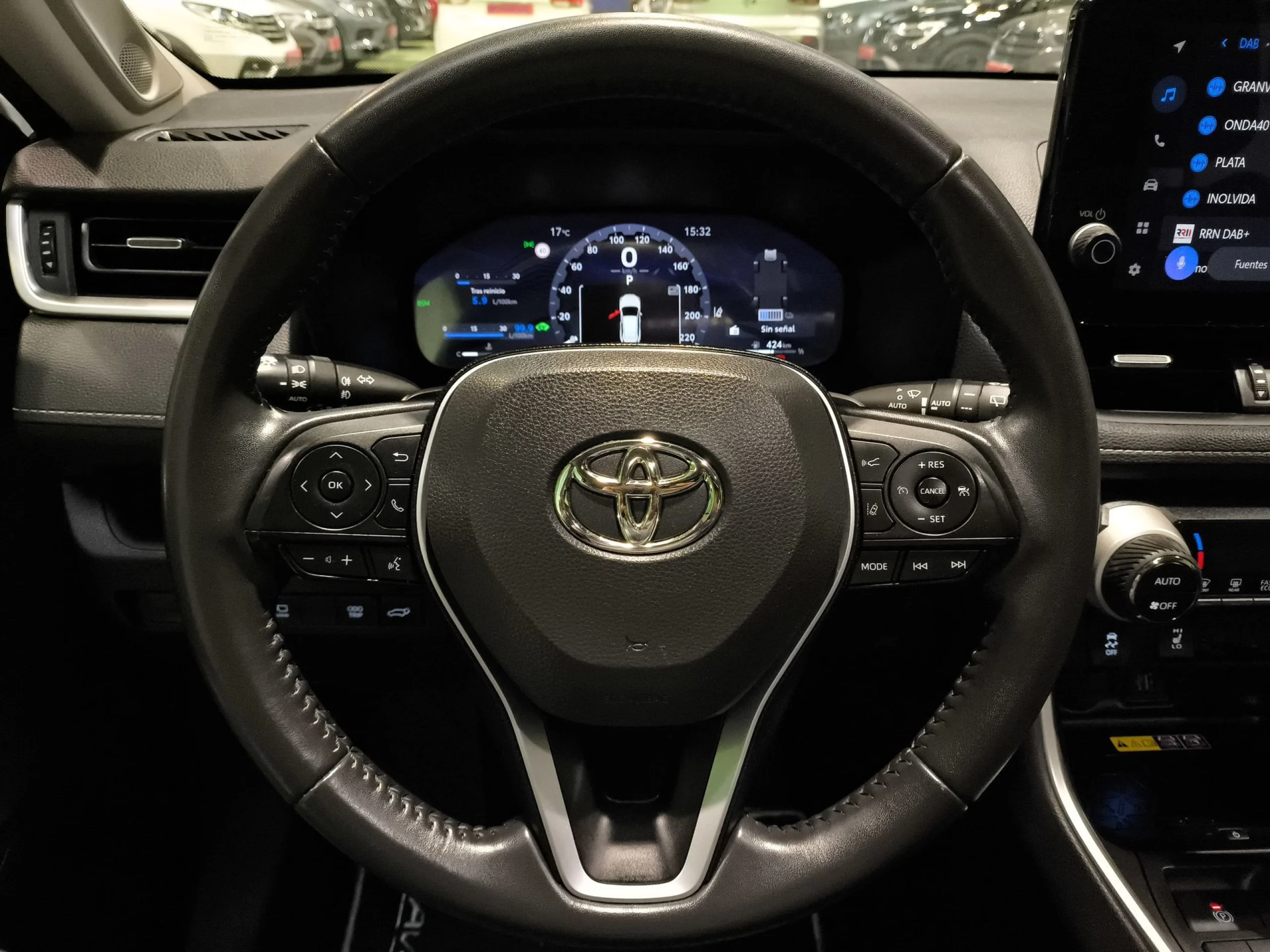 Toyota Rav4 220H Luxury 4x2 e-CVT 160 kW (218 CV) - Foto 12