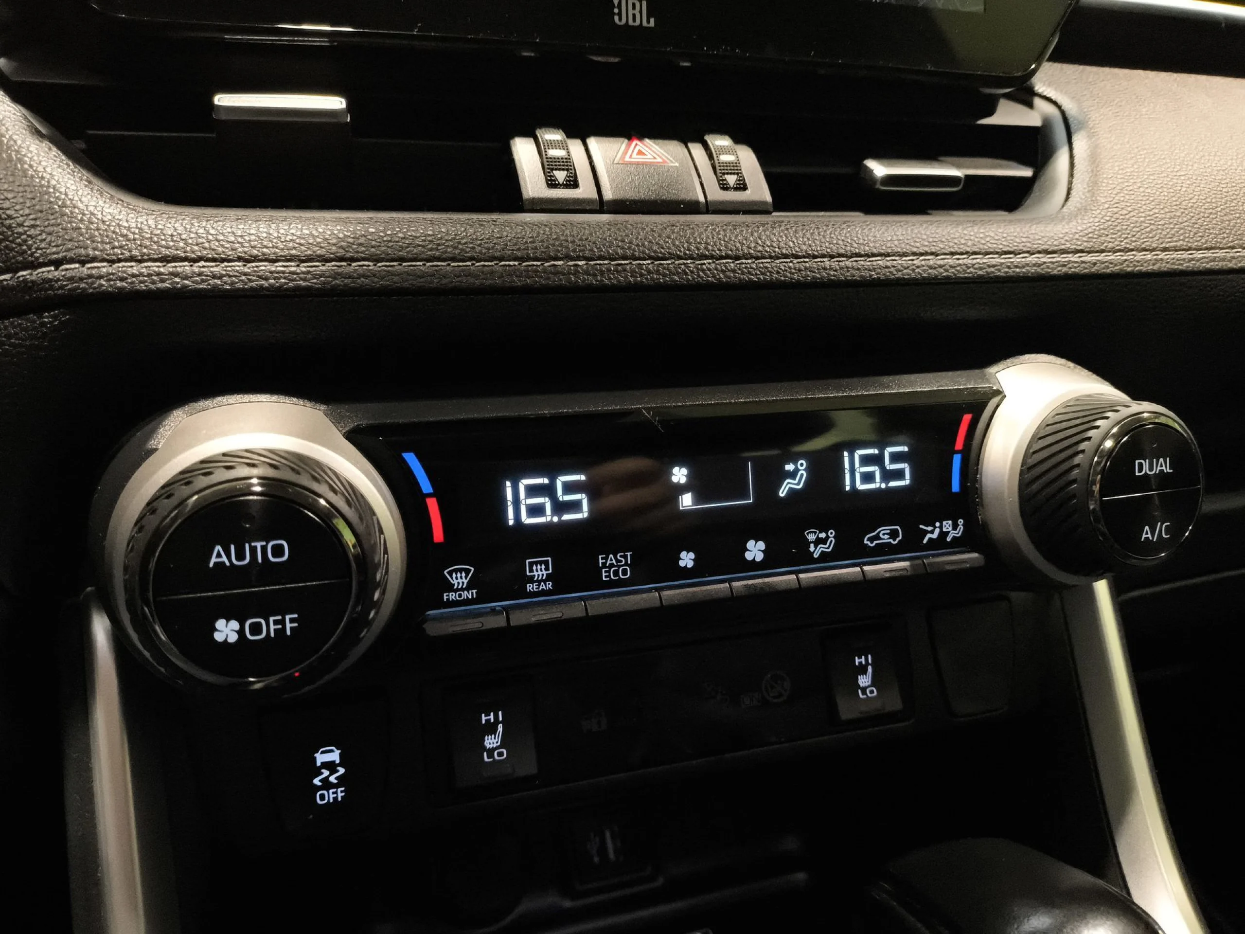 Toyota Rav4 220H Luxury 4x2 e-CVT 160 kW (218 CV) - Foto 19