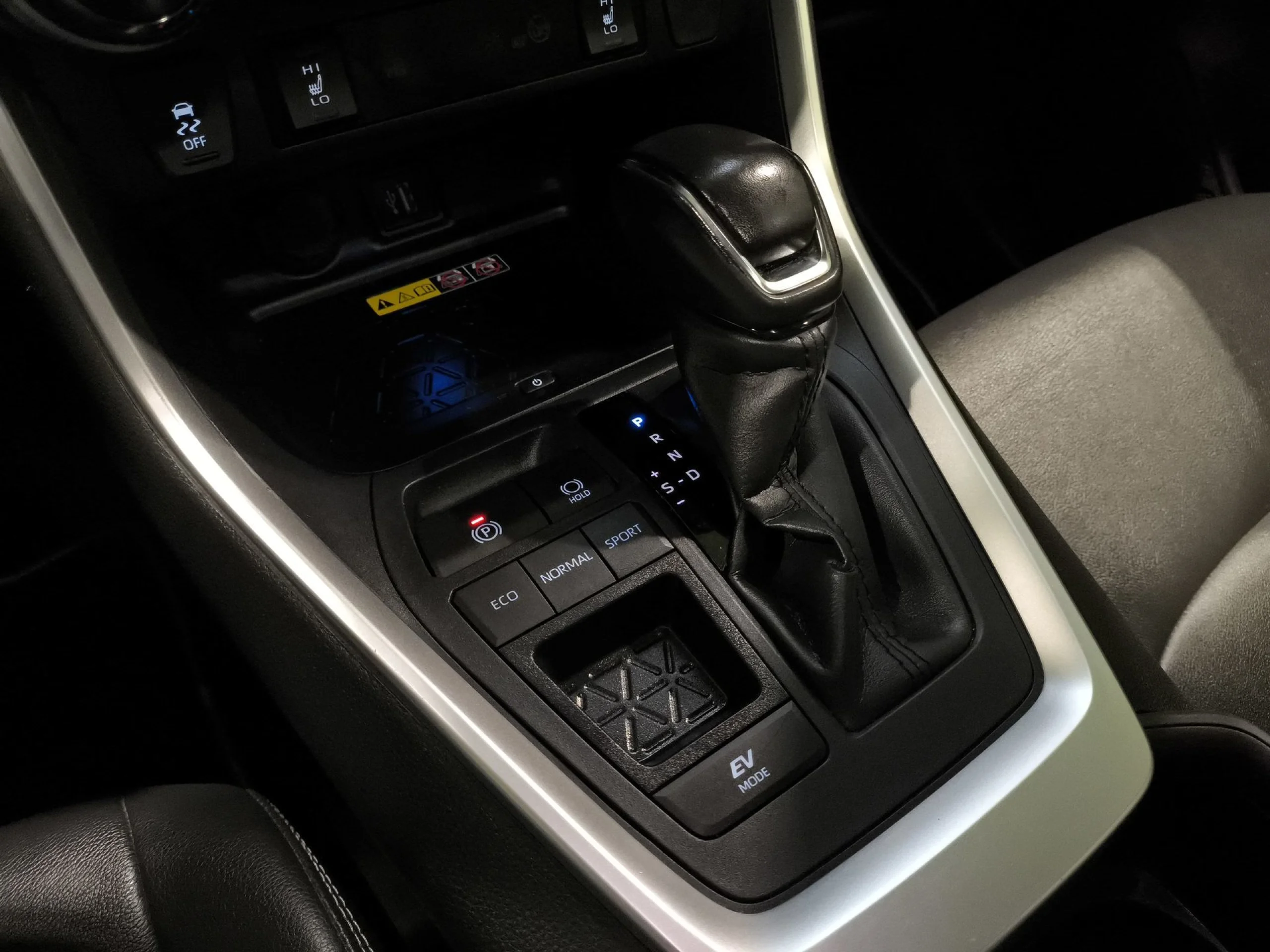 Toyota Rav4 220H Luxury 4x2 e-CVT 160 kW (218 CV) - Foto 20