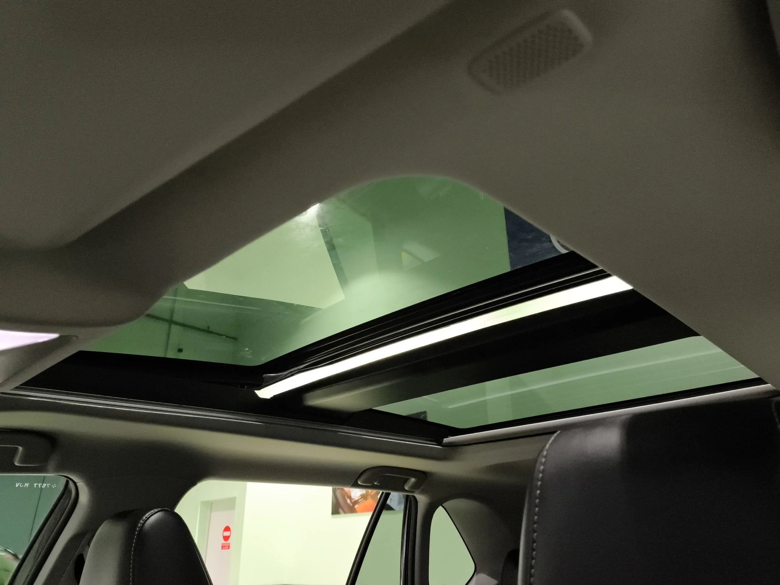 Toyota Rav4 220H Luxury 4x2 e-CVT 160 kW (218 CV) - Foto 22