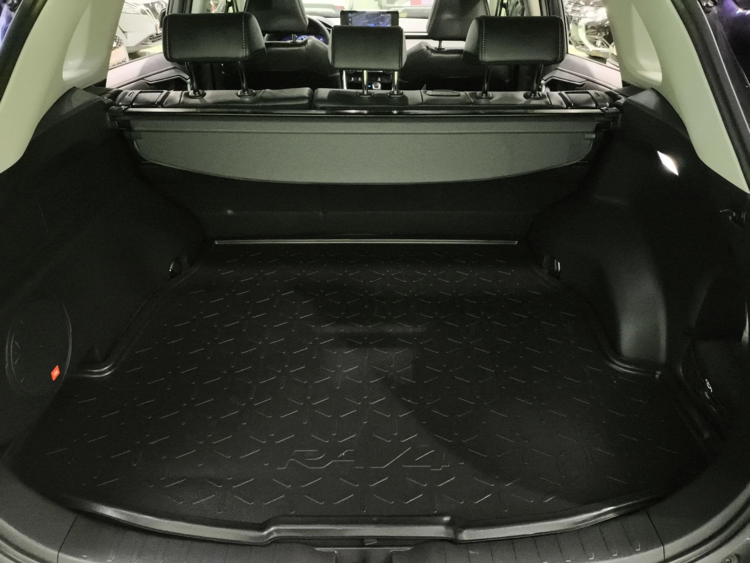 Toyota Rav4 220H Luxury 4x2 e-CVT 160 kW (218 CV) - Foto 25