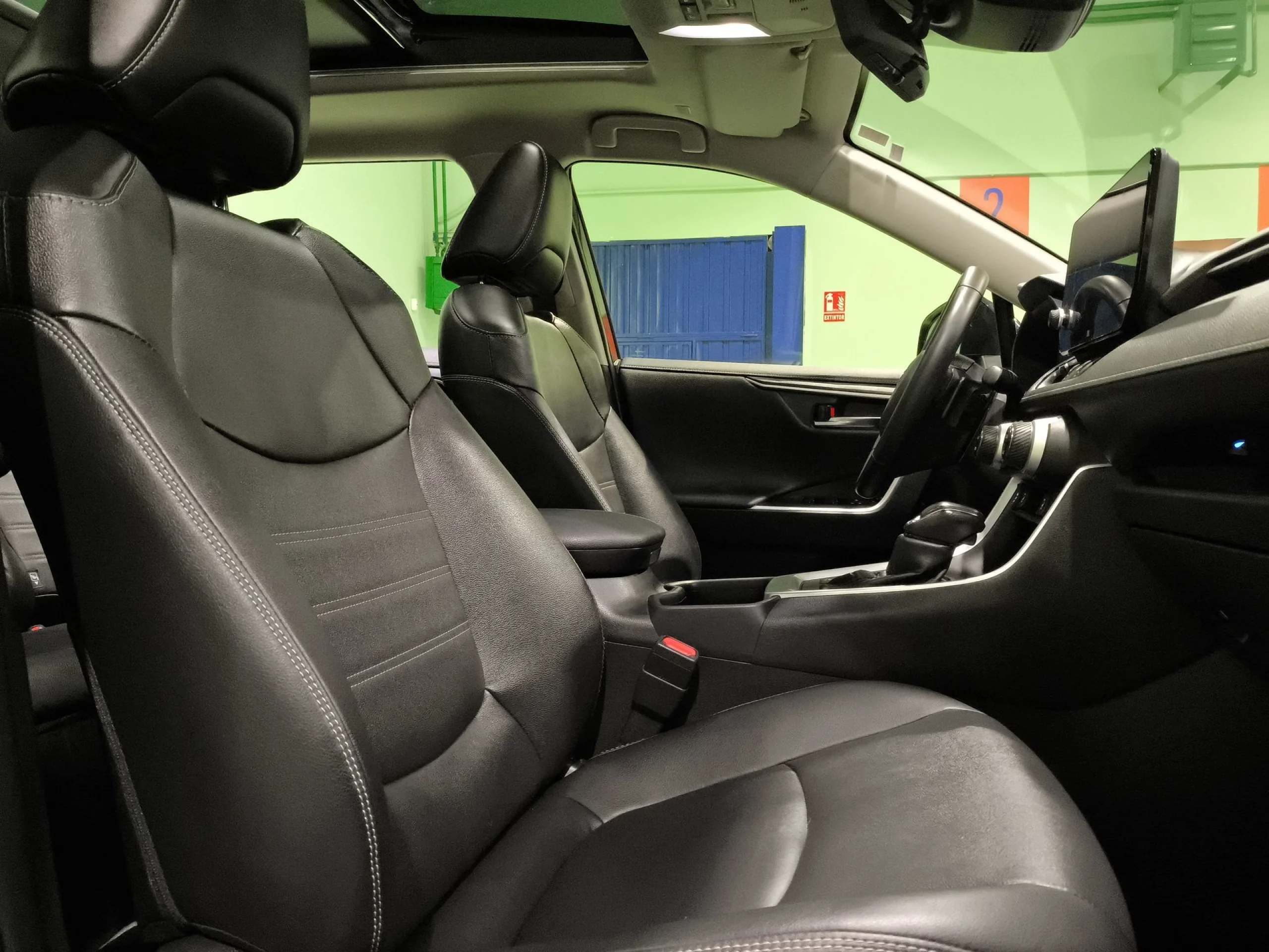 Toyota Rav4 220H Luxury 4x2 e-CVT 160 kW (218 CV) - Foto 26