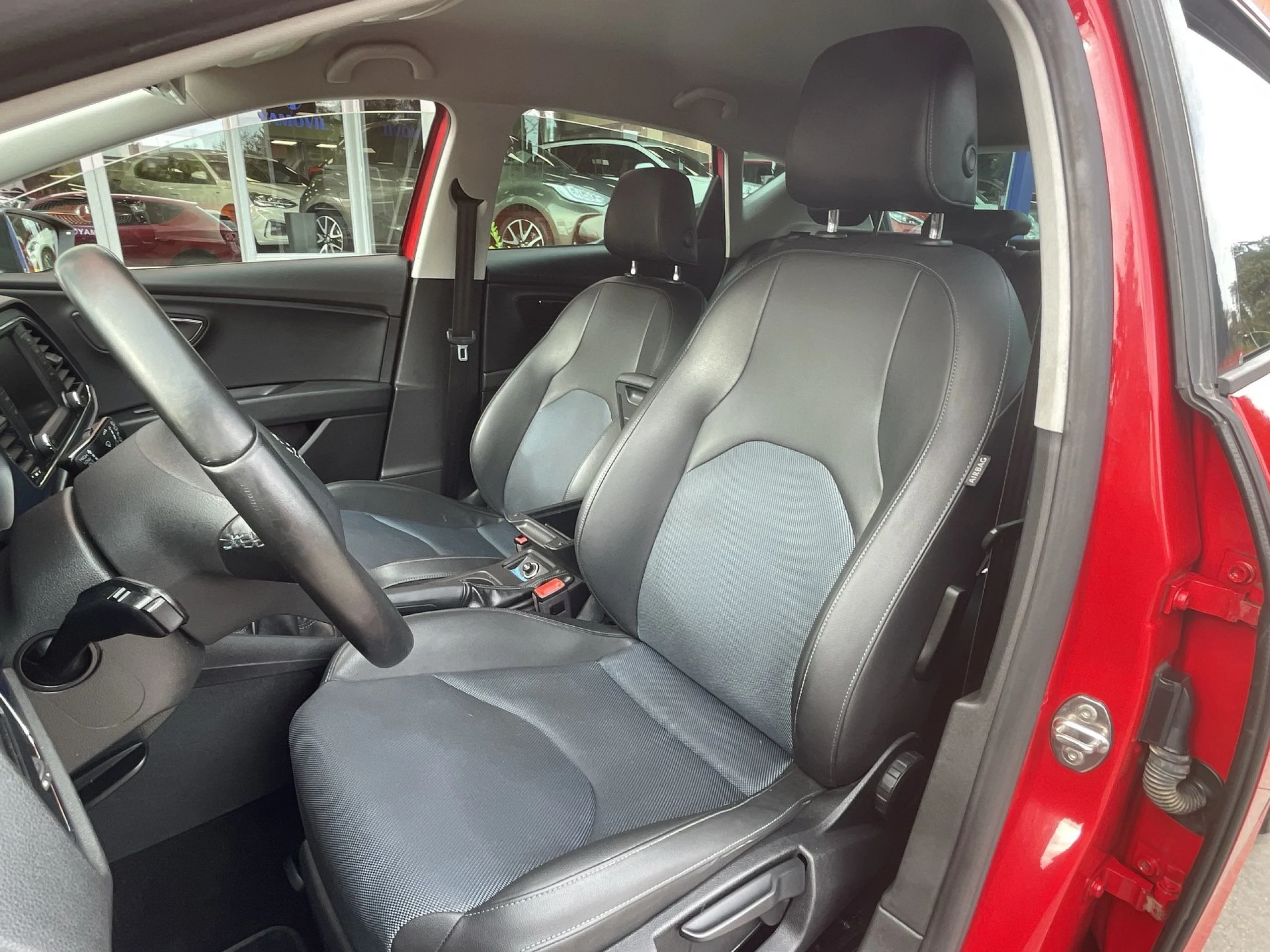 Seat Leon 1.4 TSI SANDS Style Connect Blue 92 kW (125 CV) - Foto 8