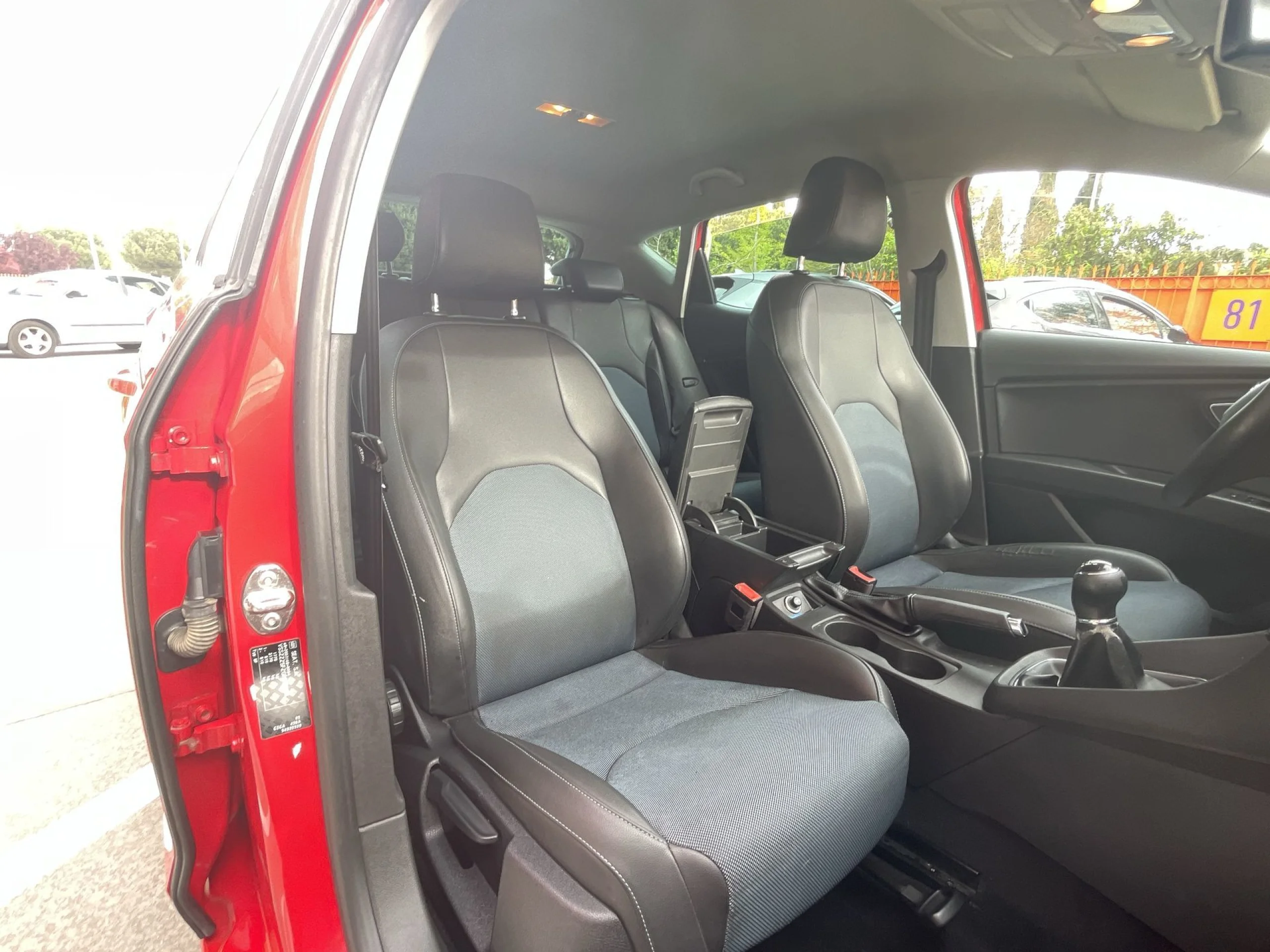 Seat Leon 1.4 TSI SANDS Style Connect Blue 92 kW (125 CV) - Foto 19