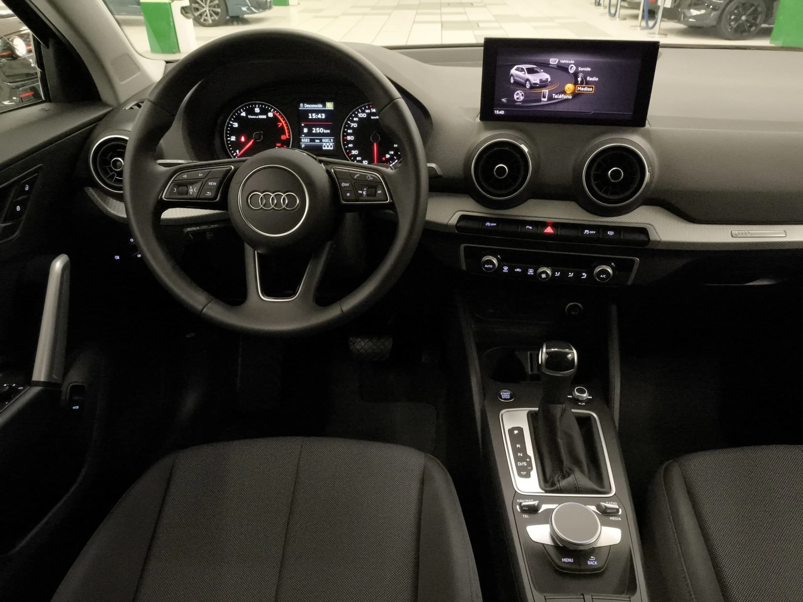Audi Q2 Advanced 35 TFSI 110 kW (150 CV) S tronic - Foto 17