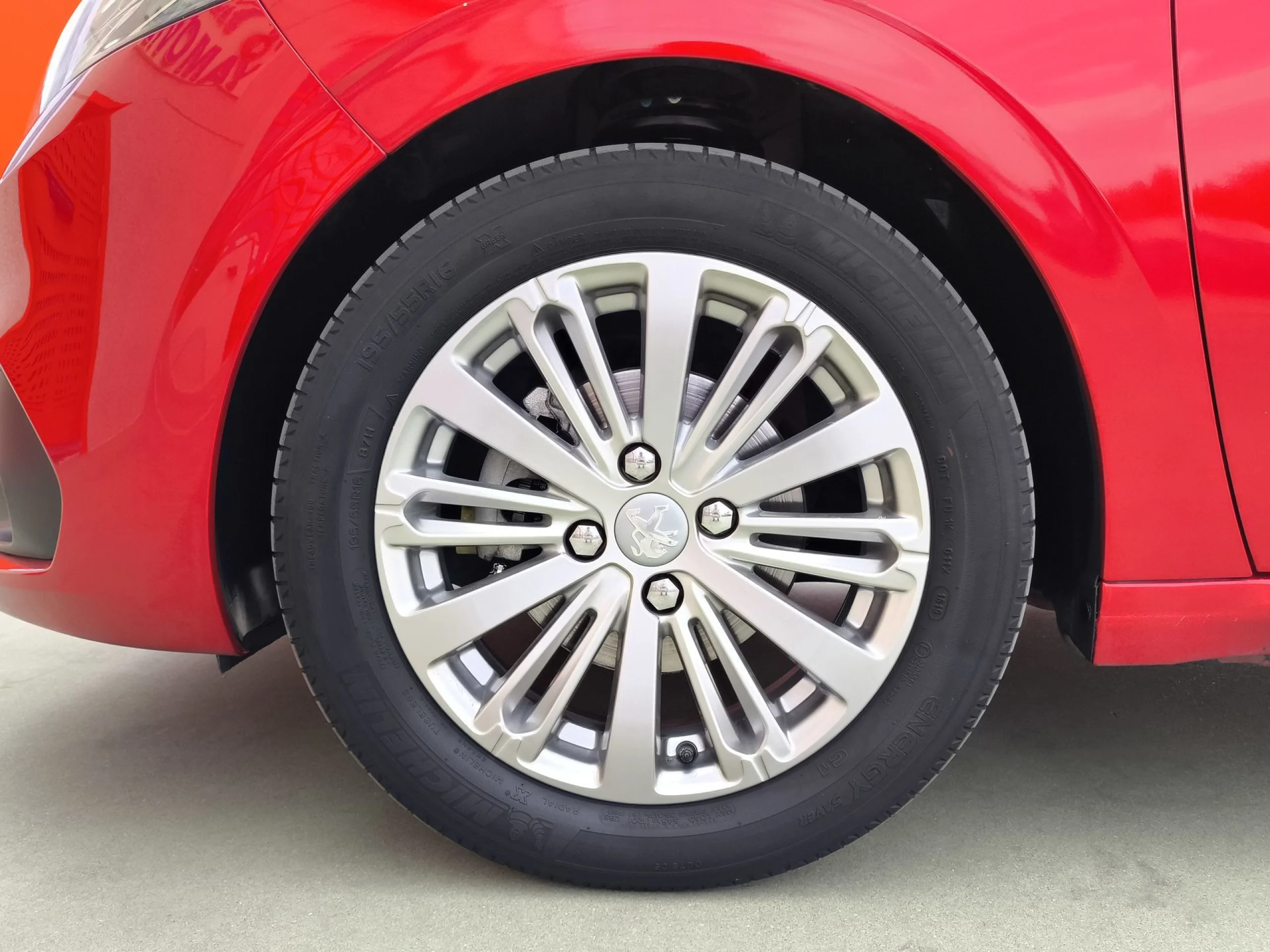 Peugeot 208 PureTech Signature 60 kW (82 CV) - Foto 10