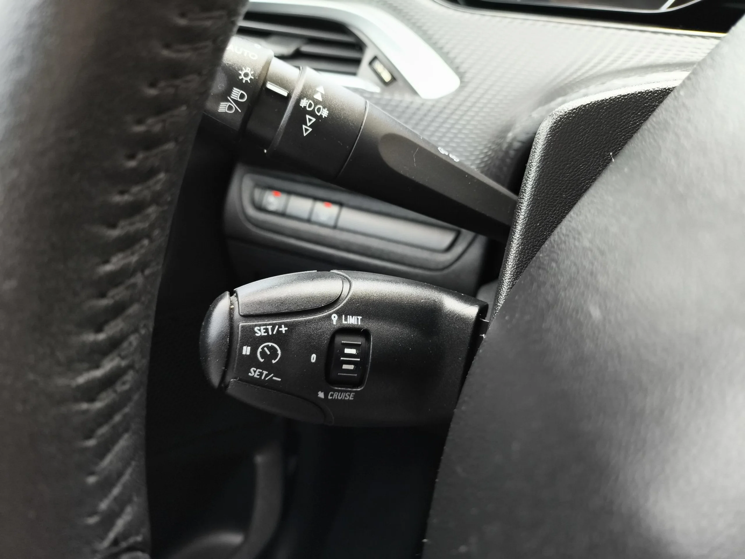 Peugeot 208 PureTech Signature 60 kW (82 CV) - Foto 15