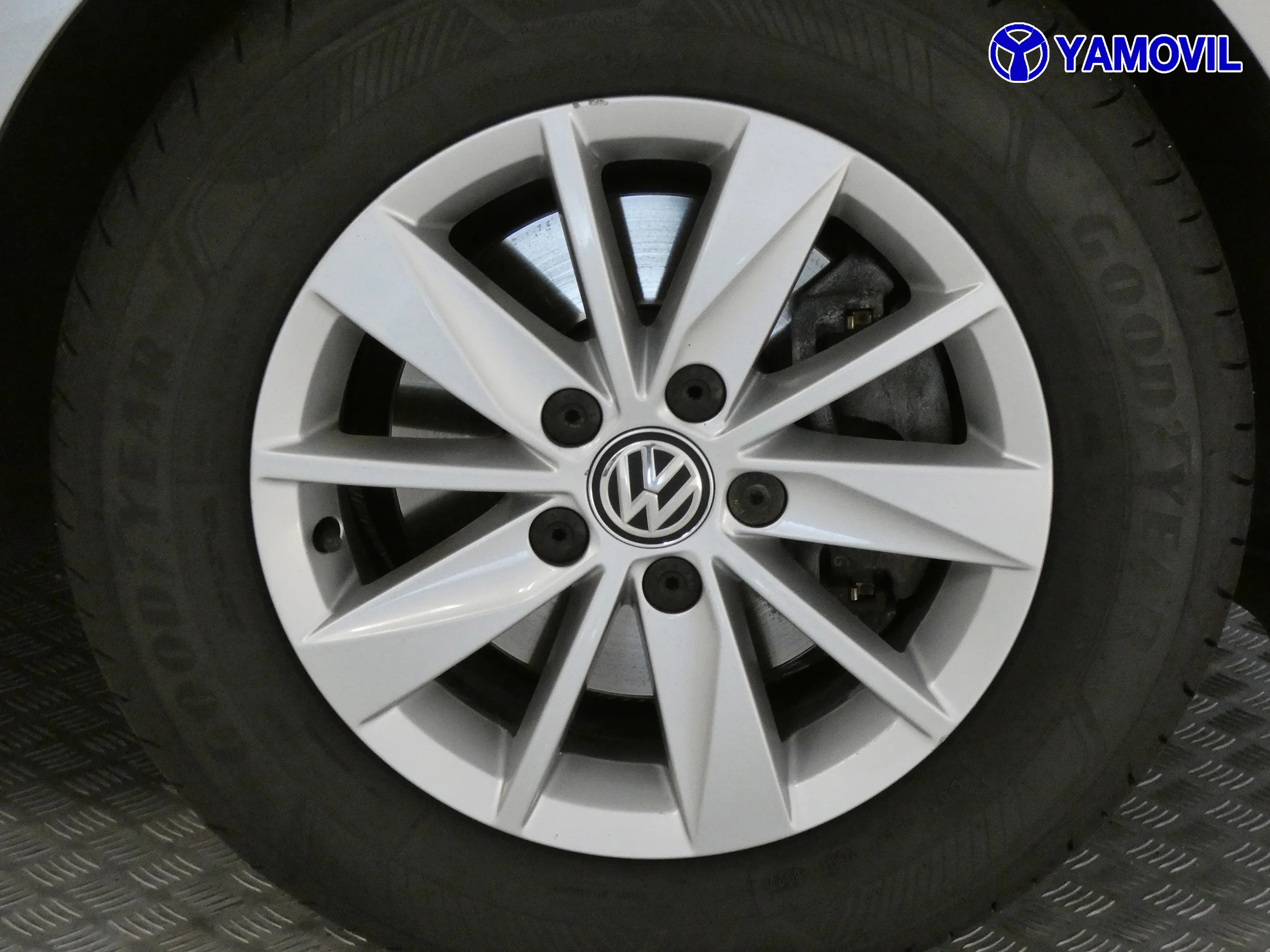 Volkswagen Golf 1.6 TDi ADVANCE 5P - Foto 12