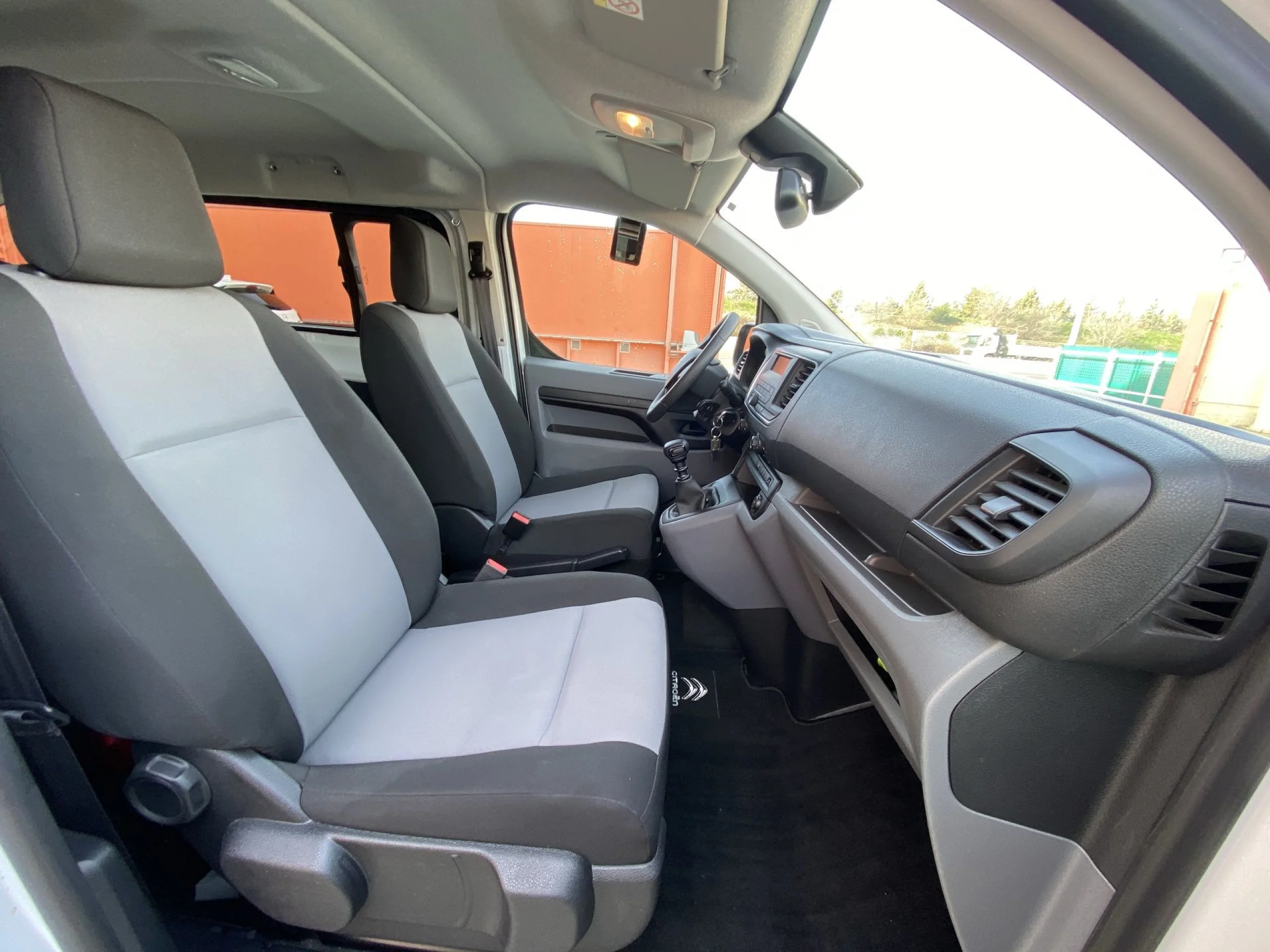 Citroen Jumpy Combi BlueHDi 115 Confort Talla M 85 kW (115 CV) - Foto 20