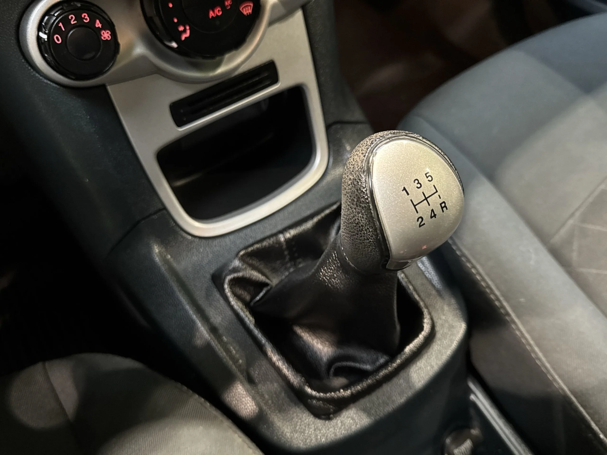 Ford Fiesta 1.4 TDCI Trend 51 kW (70 CV) - Foto 17