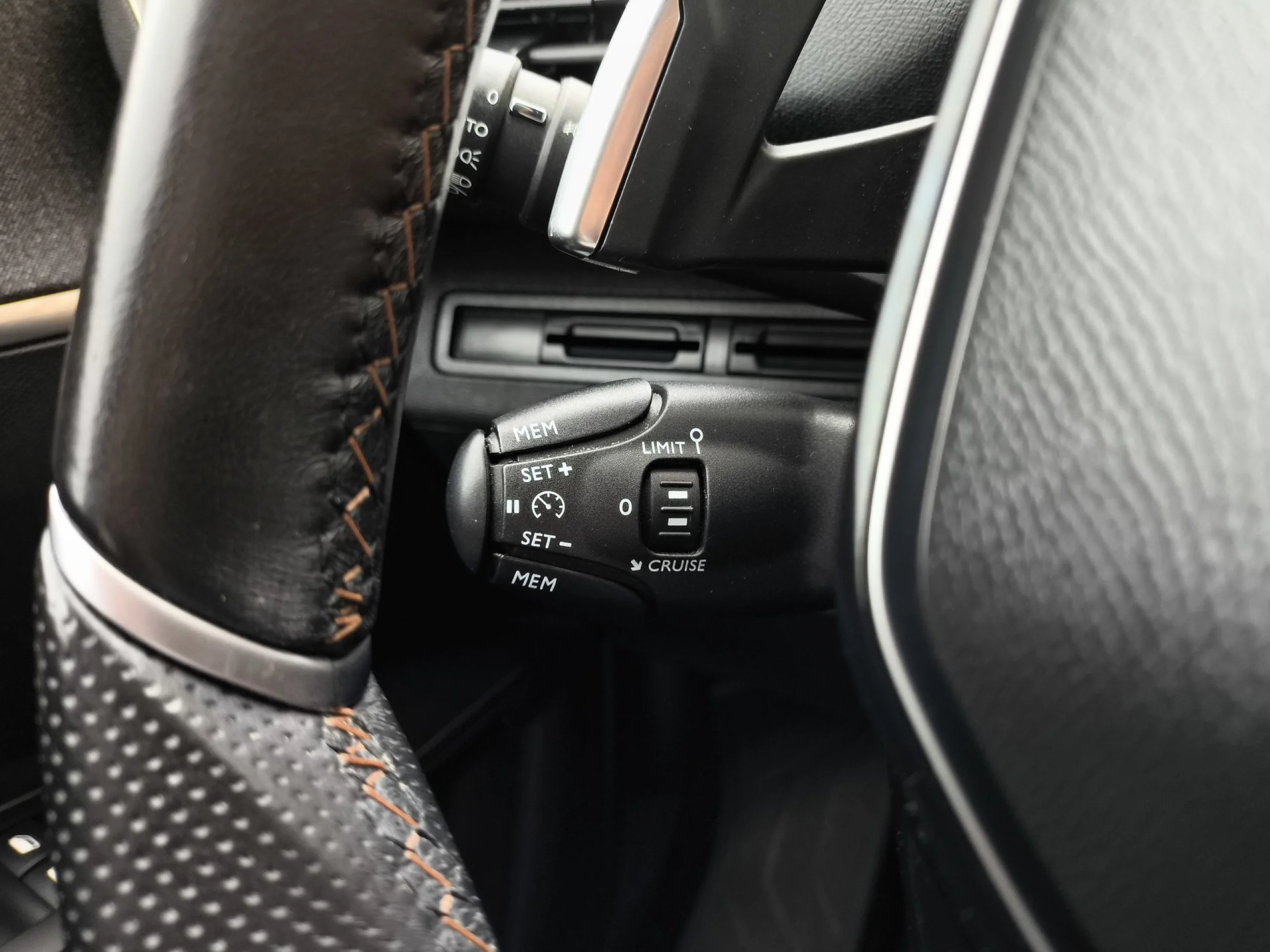 Peugeot 3008 PureTech 130 SANDS GT Line EAT8 96 kW (130 CV) - Foto 12